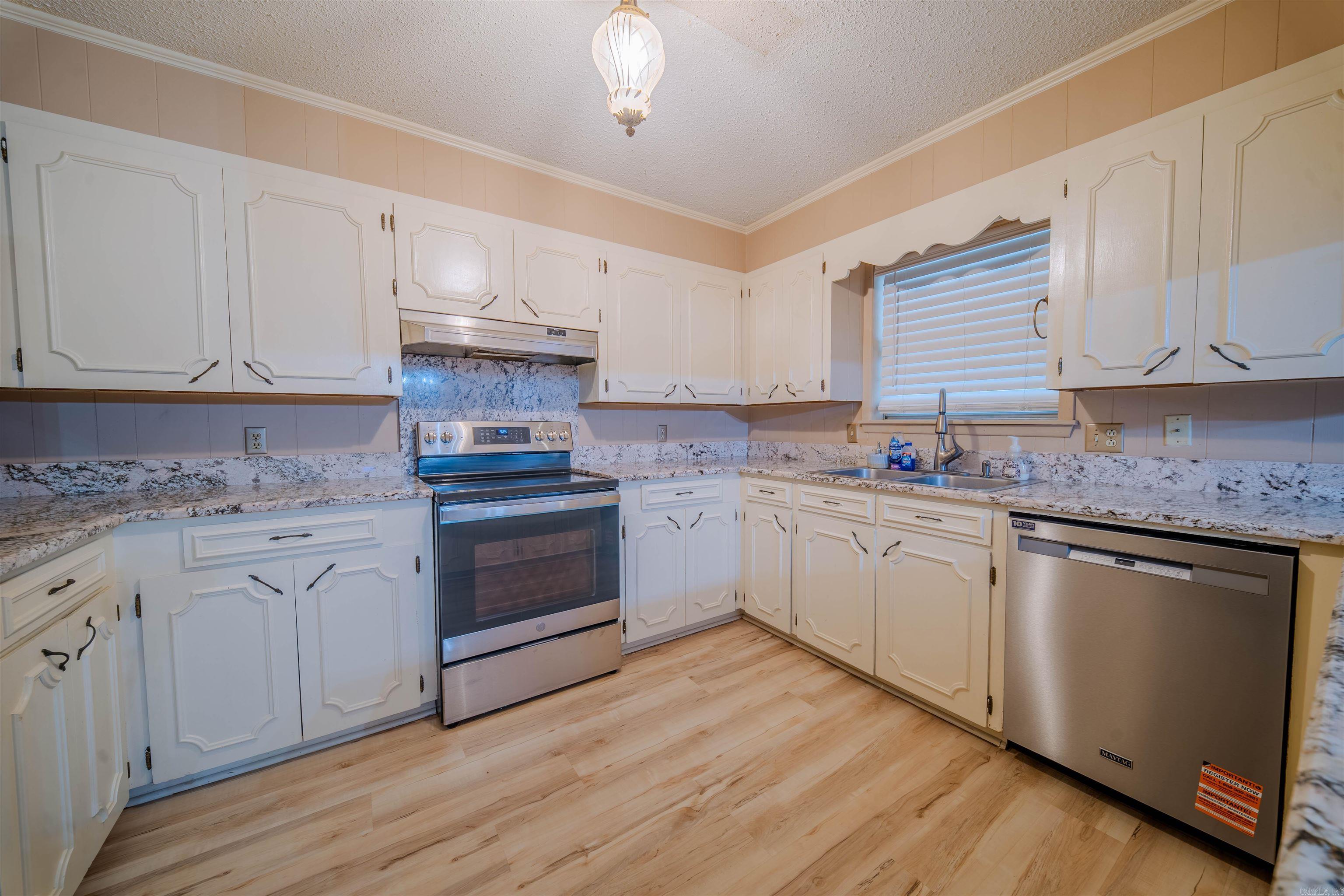 2173 California Avenue Property Photo 15