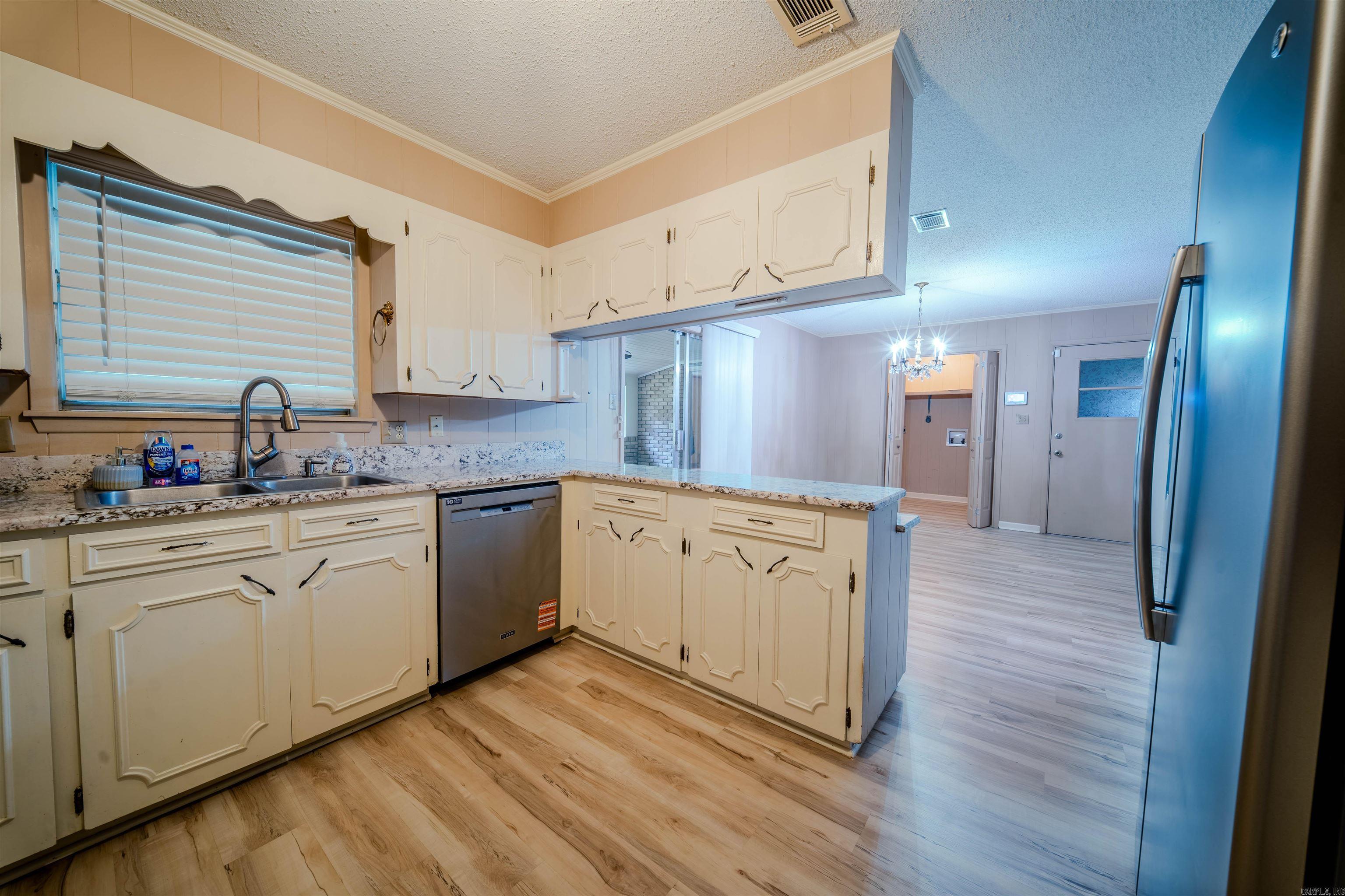 2173 California Avenue Property Photo 17