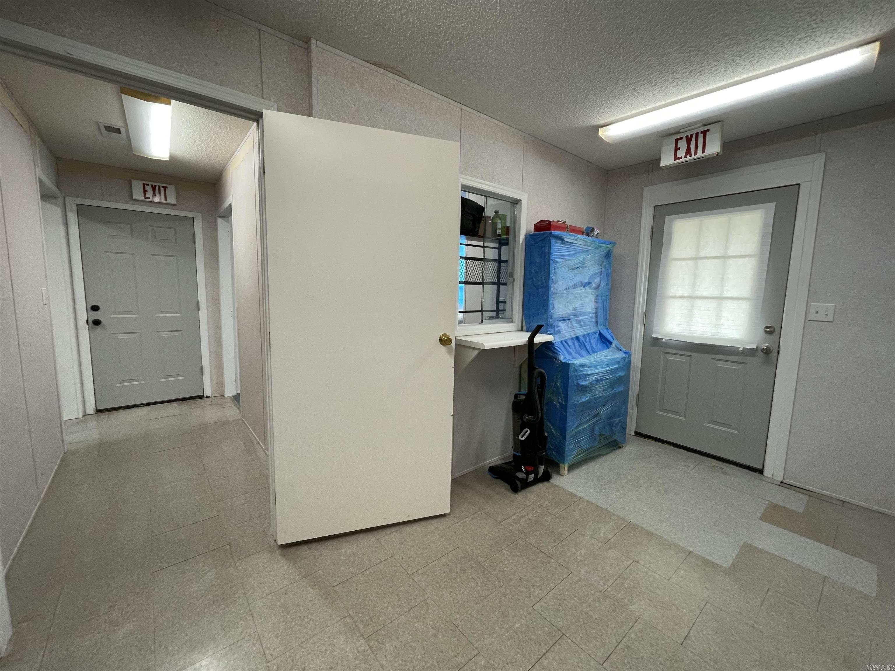 1003 W Main Street Property Photo 6