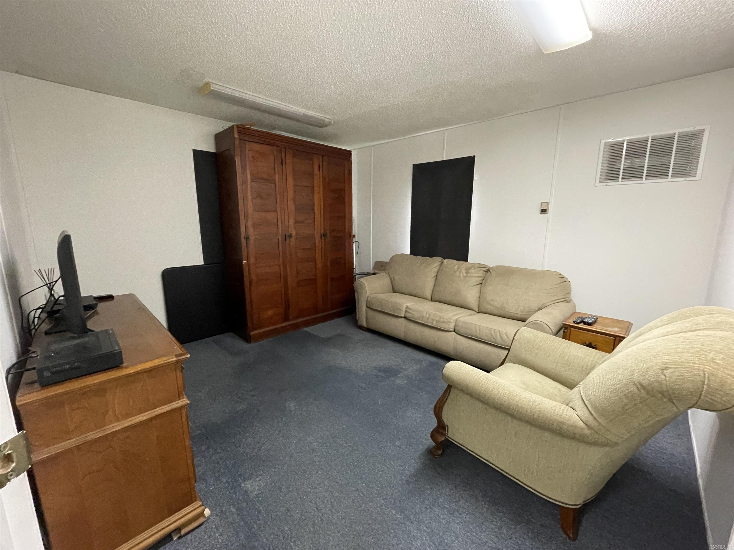 1003 W Main Street Property Photo 10