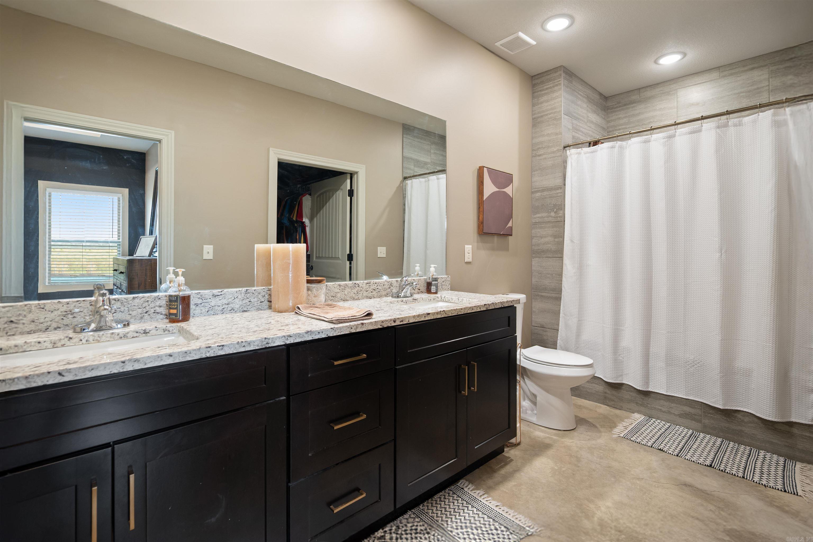 305 Hollis Property Photo 16