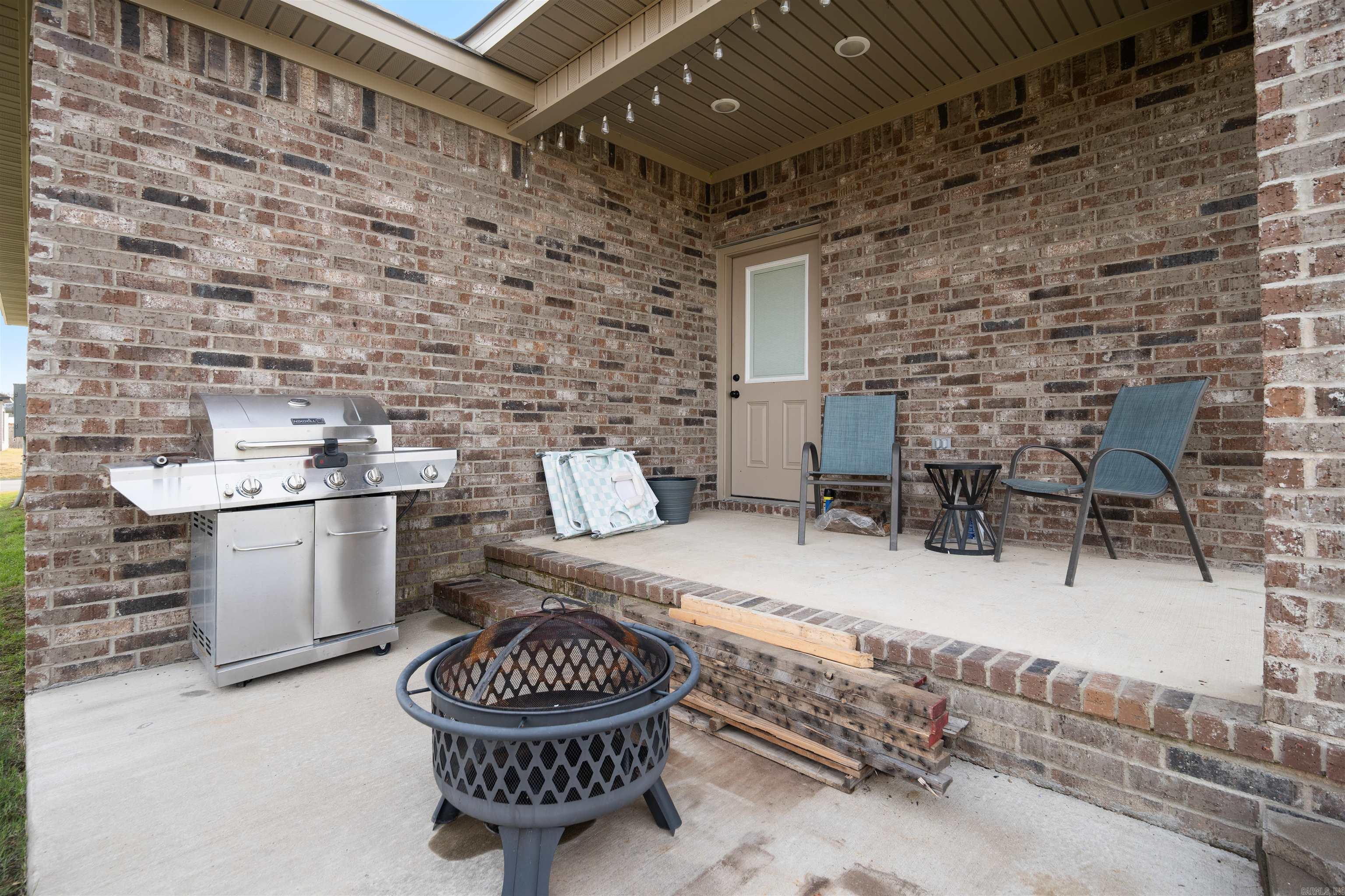 305 Hollis Property Photo 20