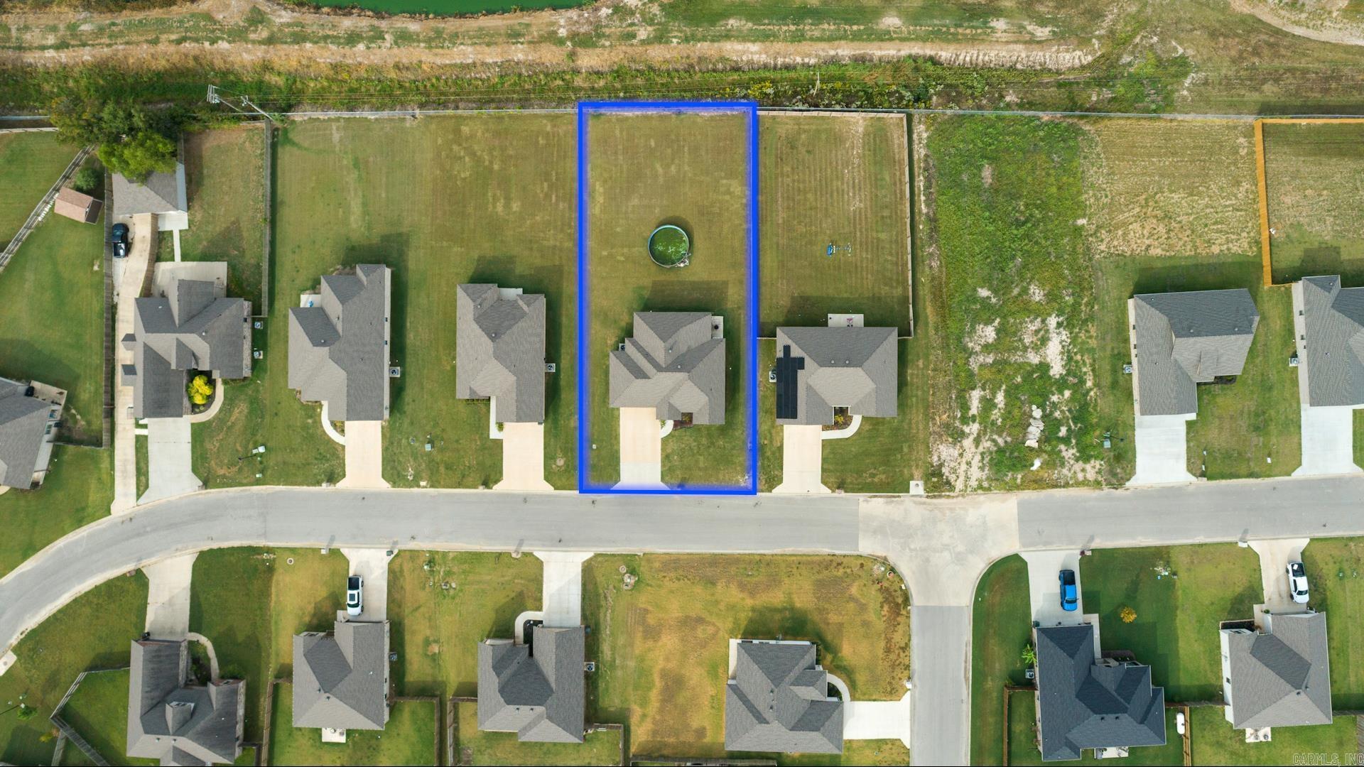 305 Hollis Property Photo 21