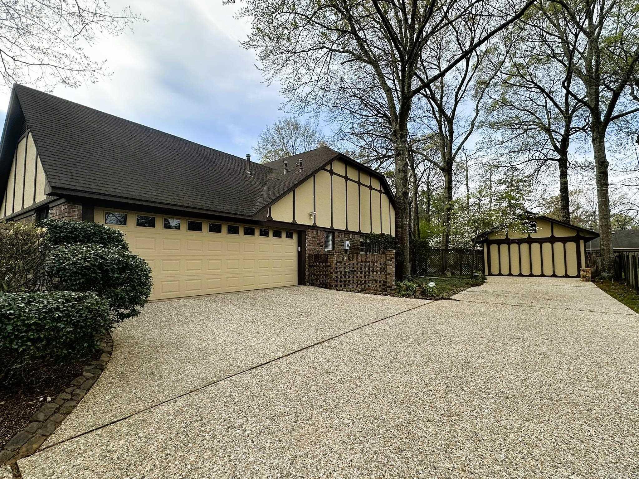 103 Brentwood Cir Property Photo 3