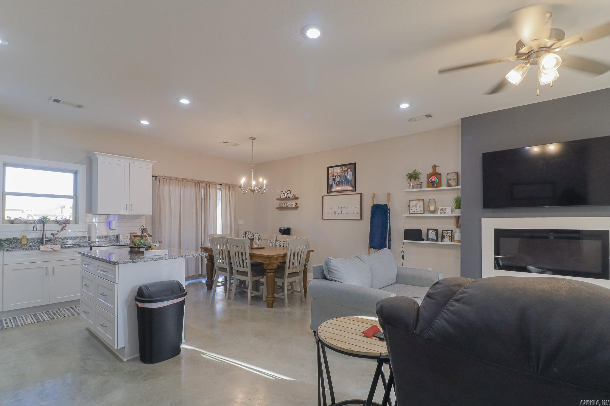 302 Hollis Street Property Photo 6