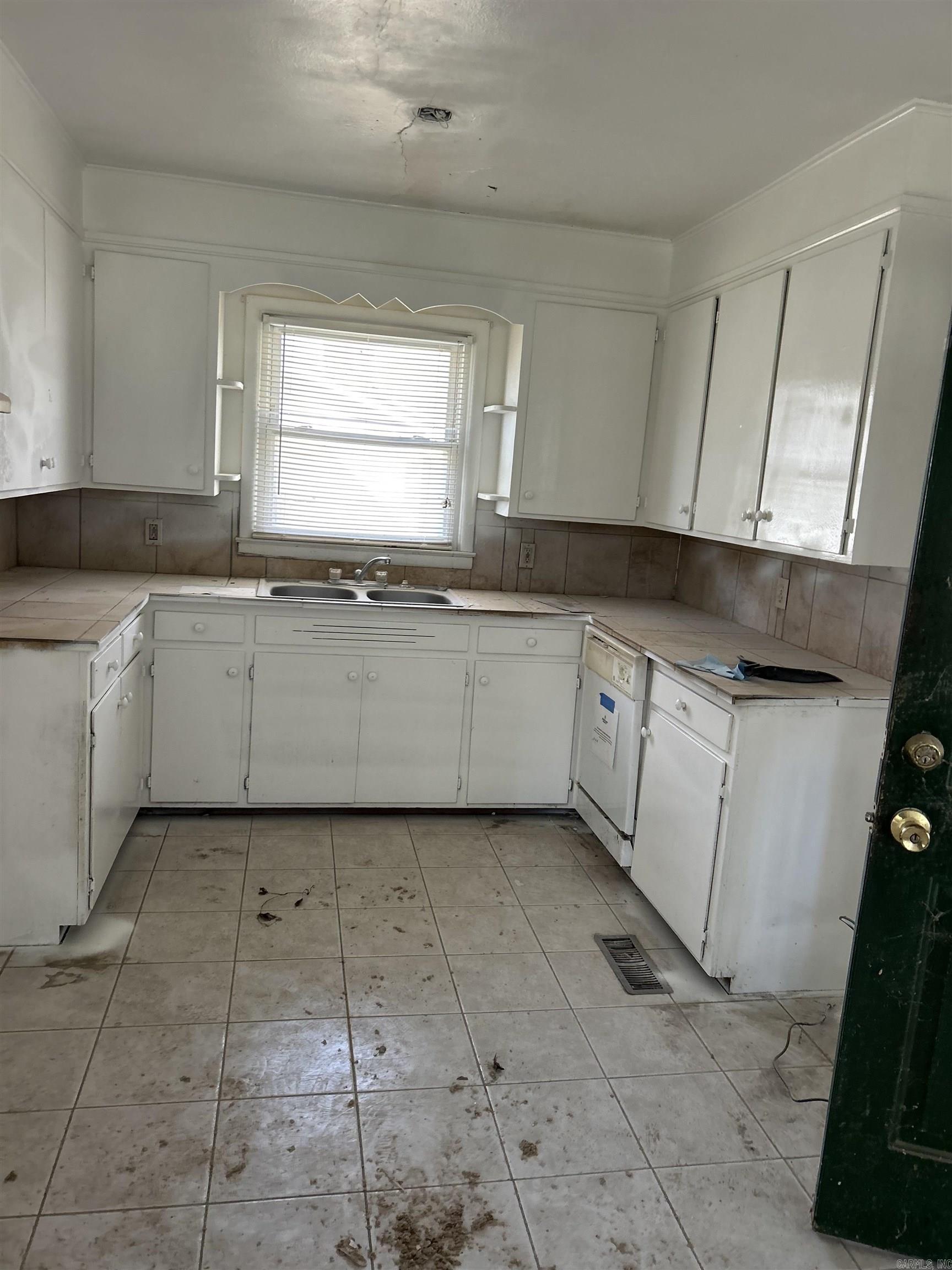 200 Grace Street Property Photo 10