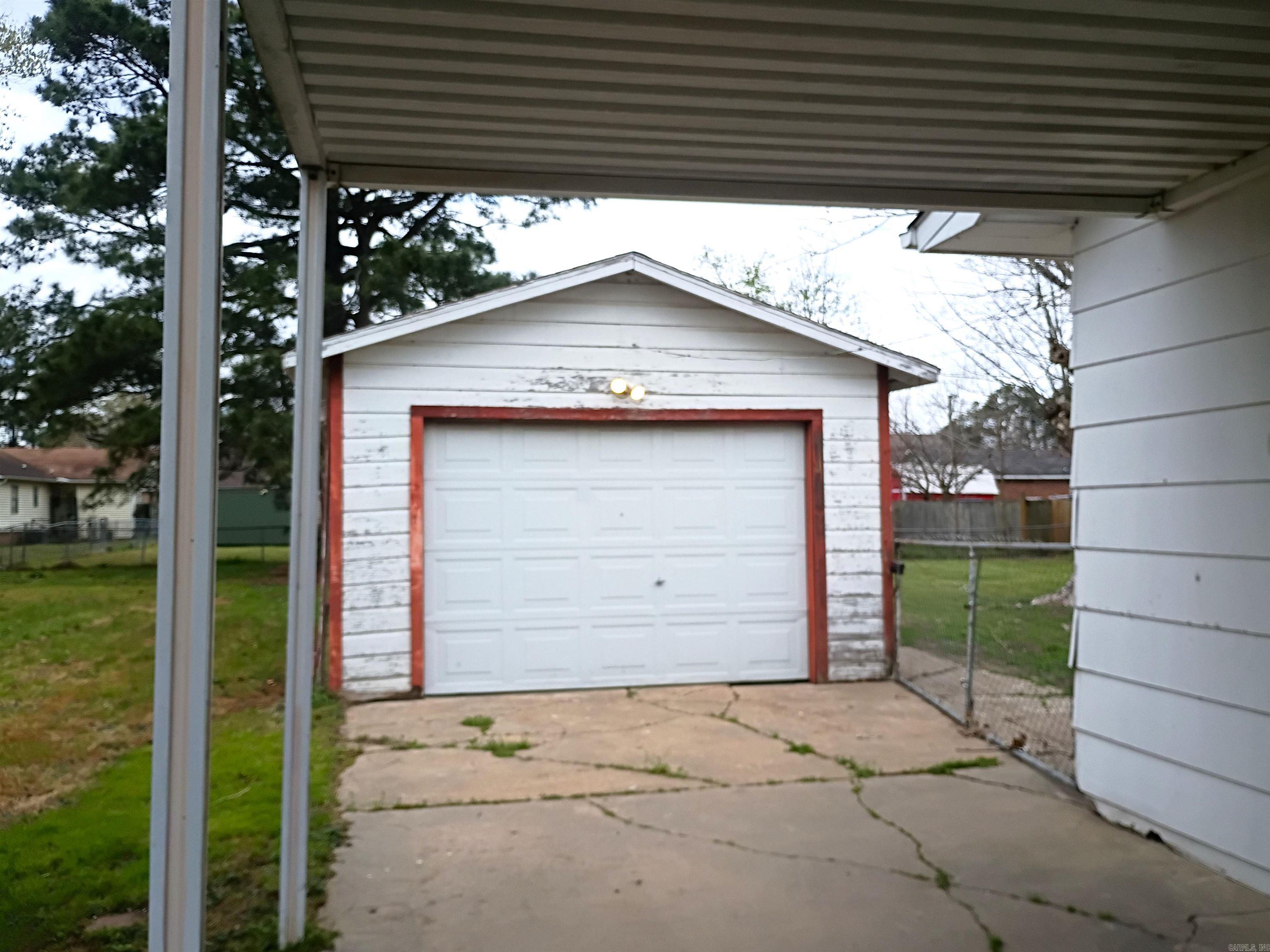104 S. 13th Ave. Property Photo 14