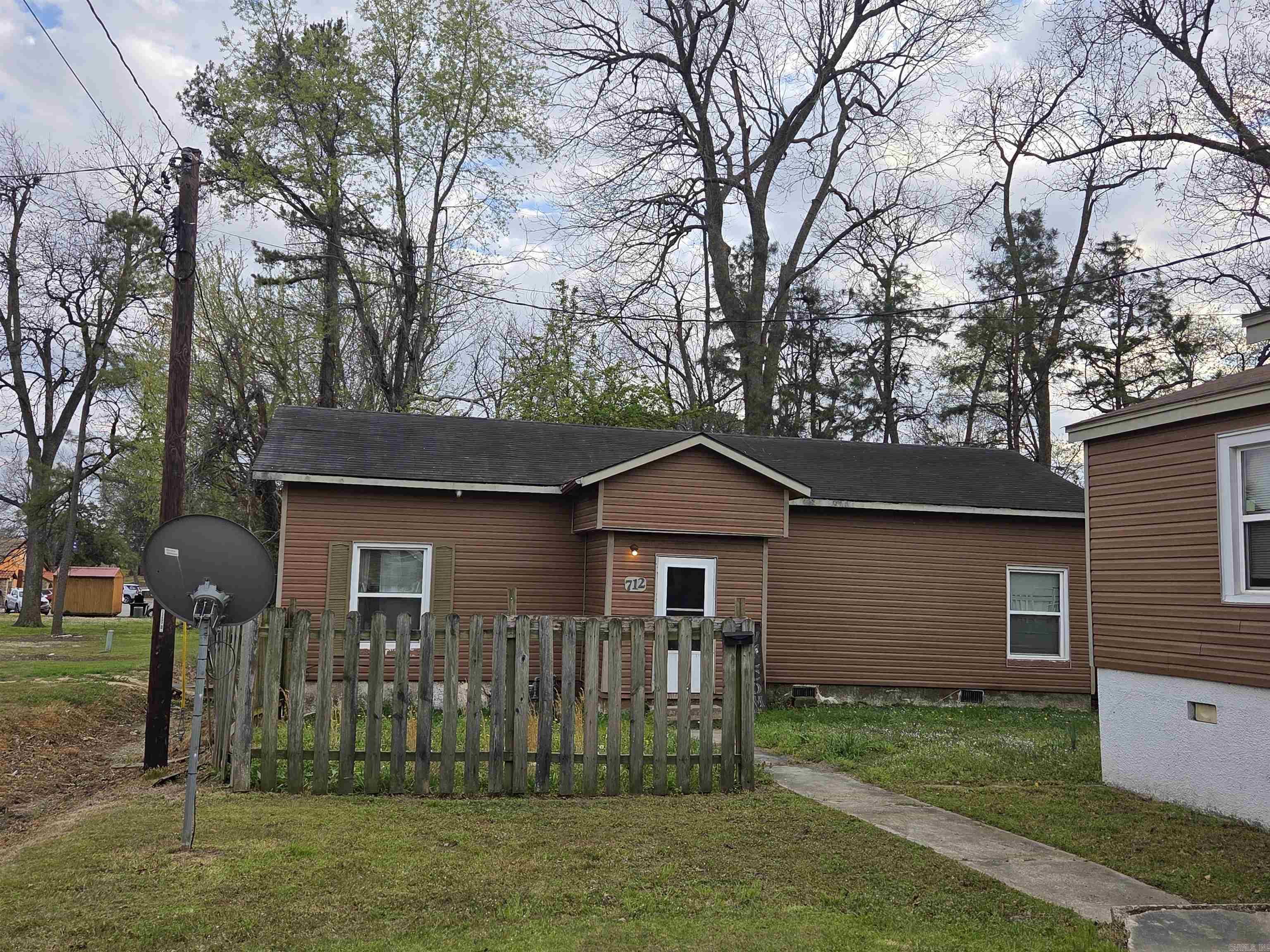712 & 714 W. Main Street Property Photo 3
