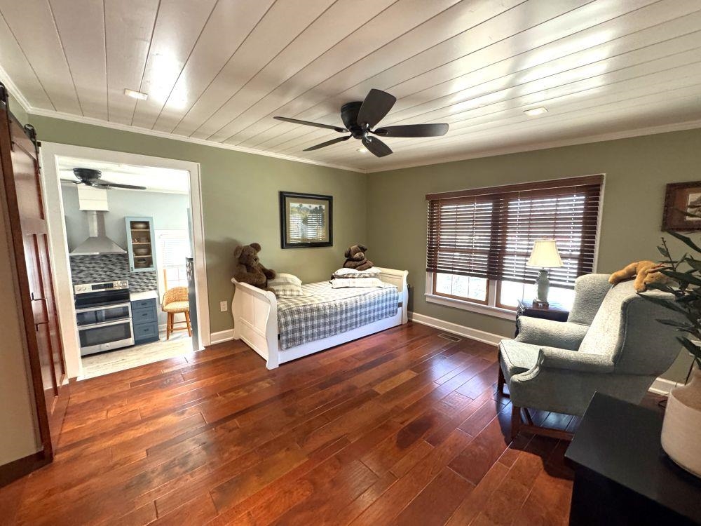 200 E Main Street Property Photo 12