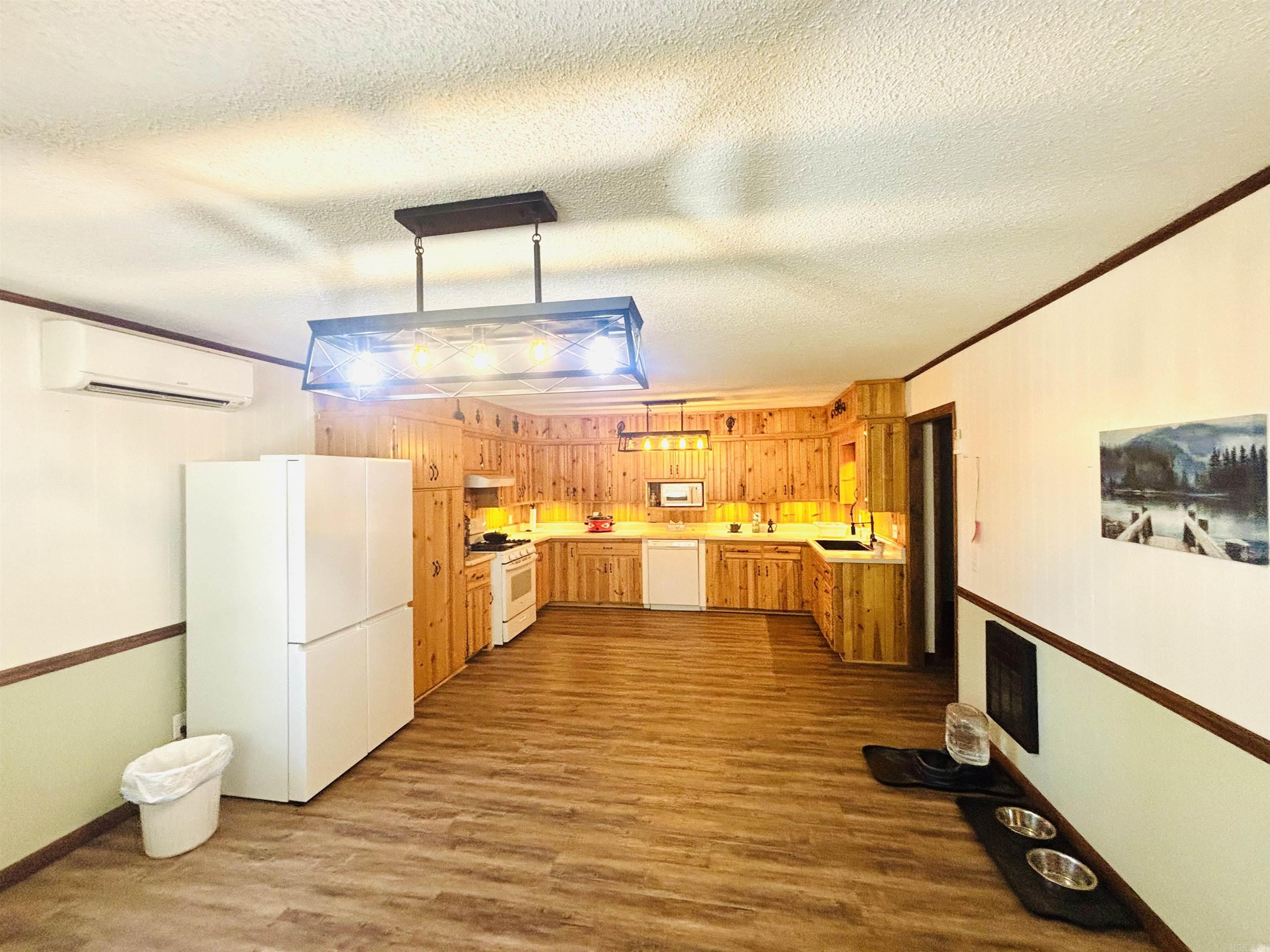 6683 Roasting Ear Road Property Photo 12