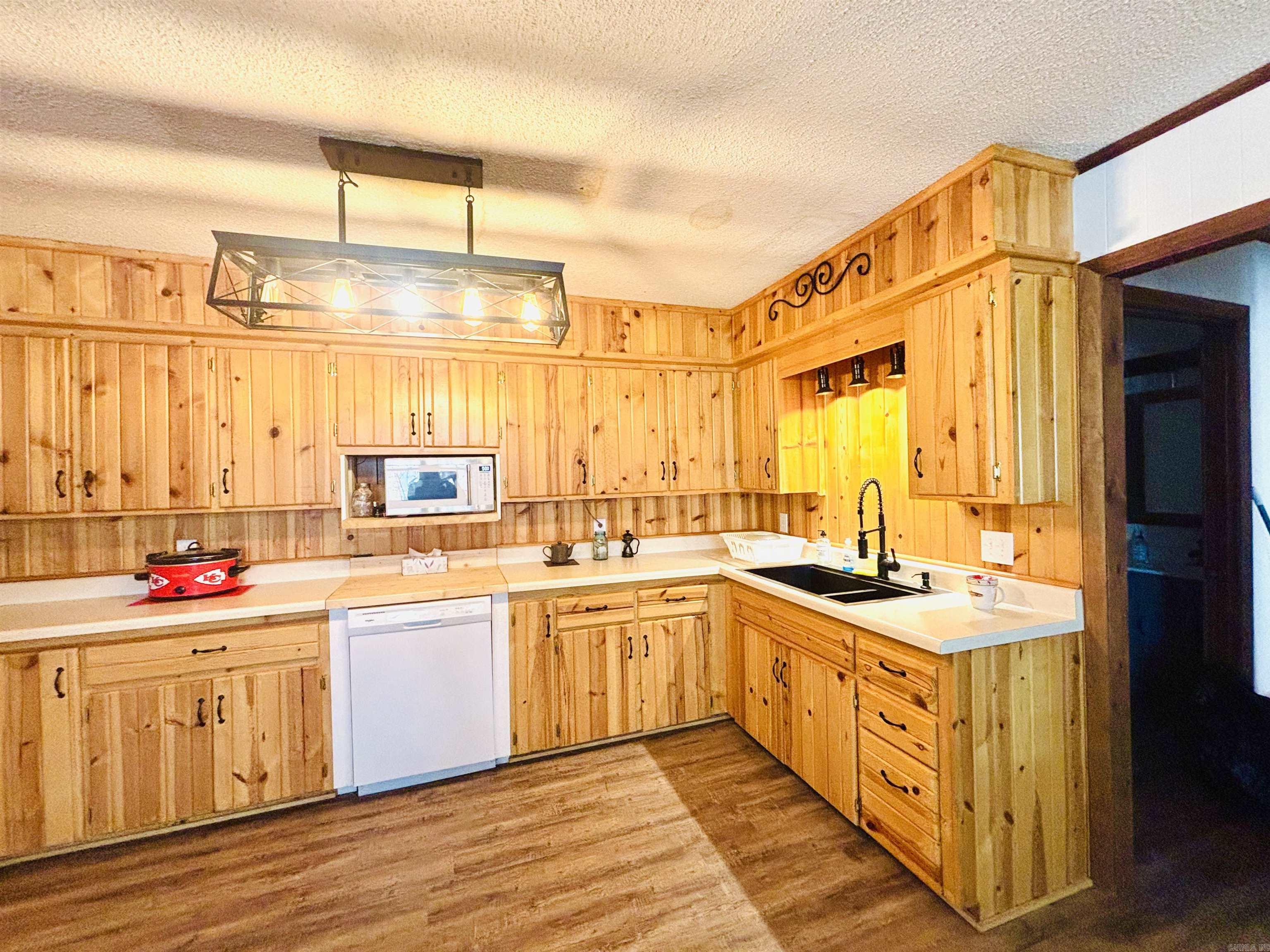 6683 Roasting Ear Road Property Photo 14