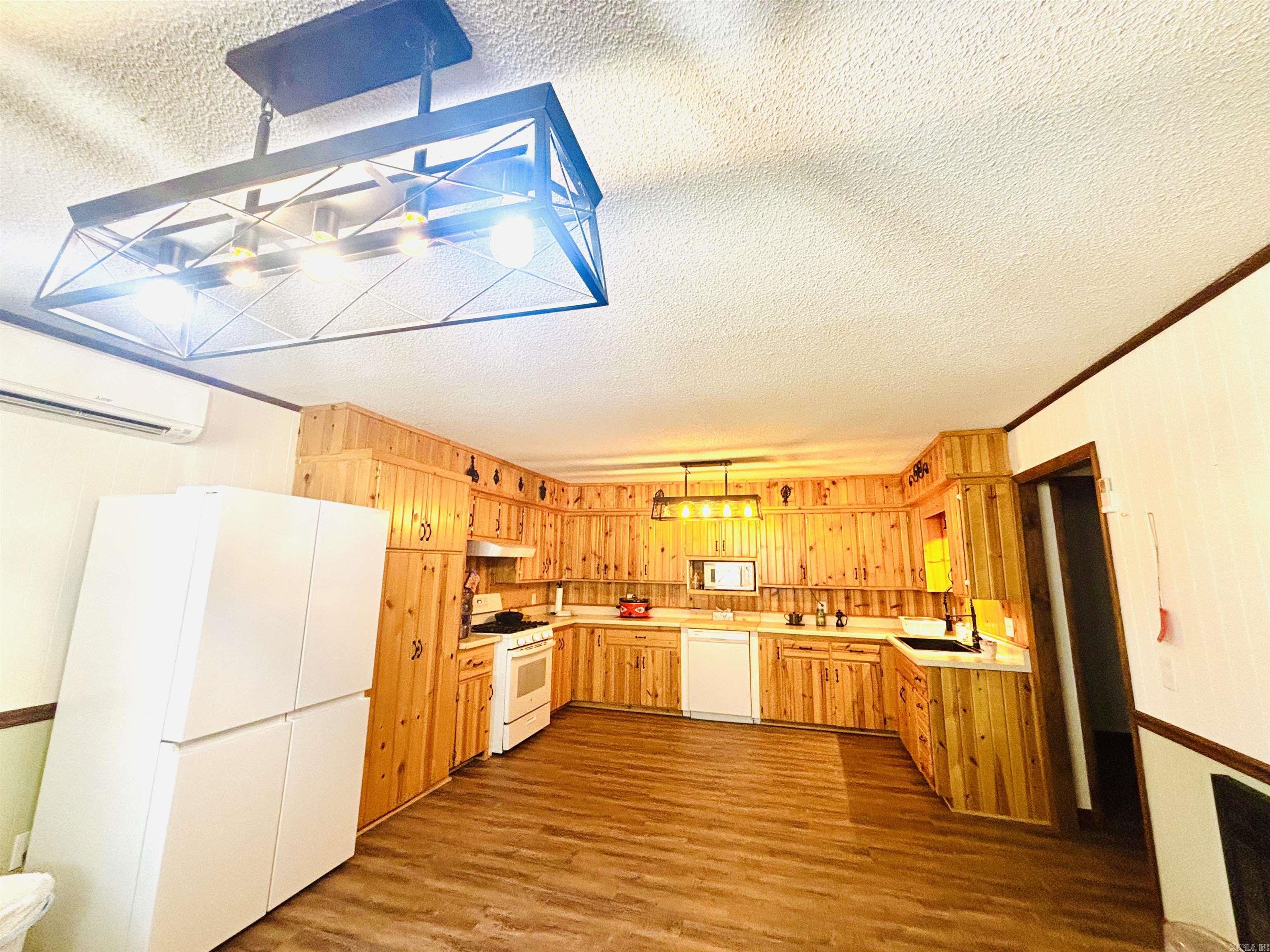 6683 Roasting Ear Road Property Photo 17
