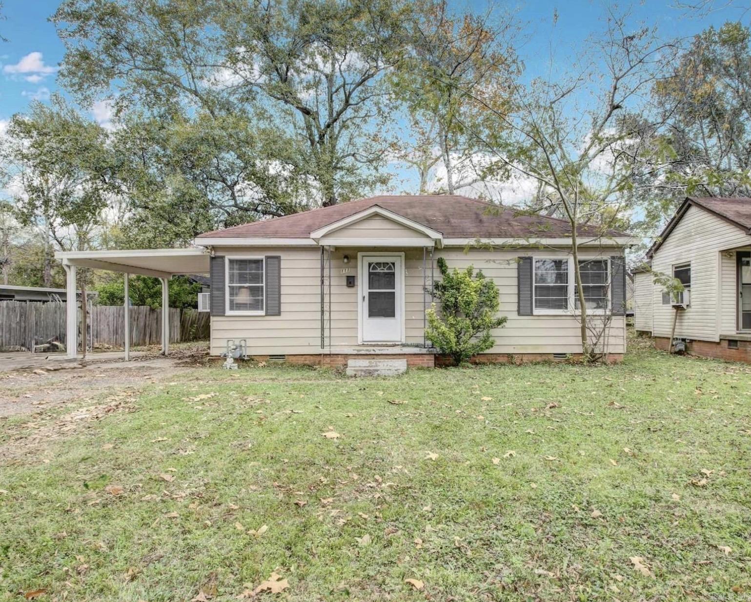 111 Saunders Drive Property Photo 1
