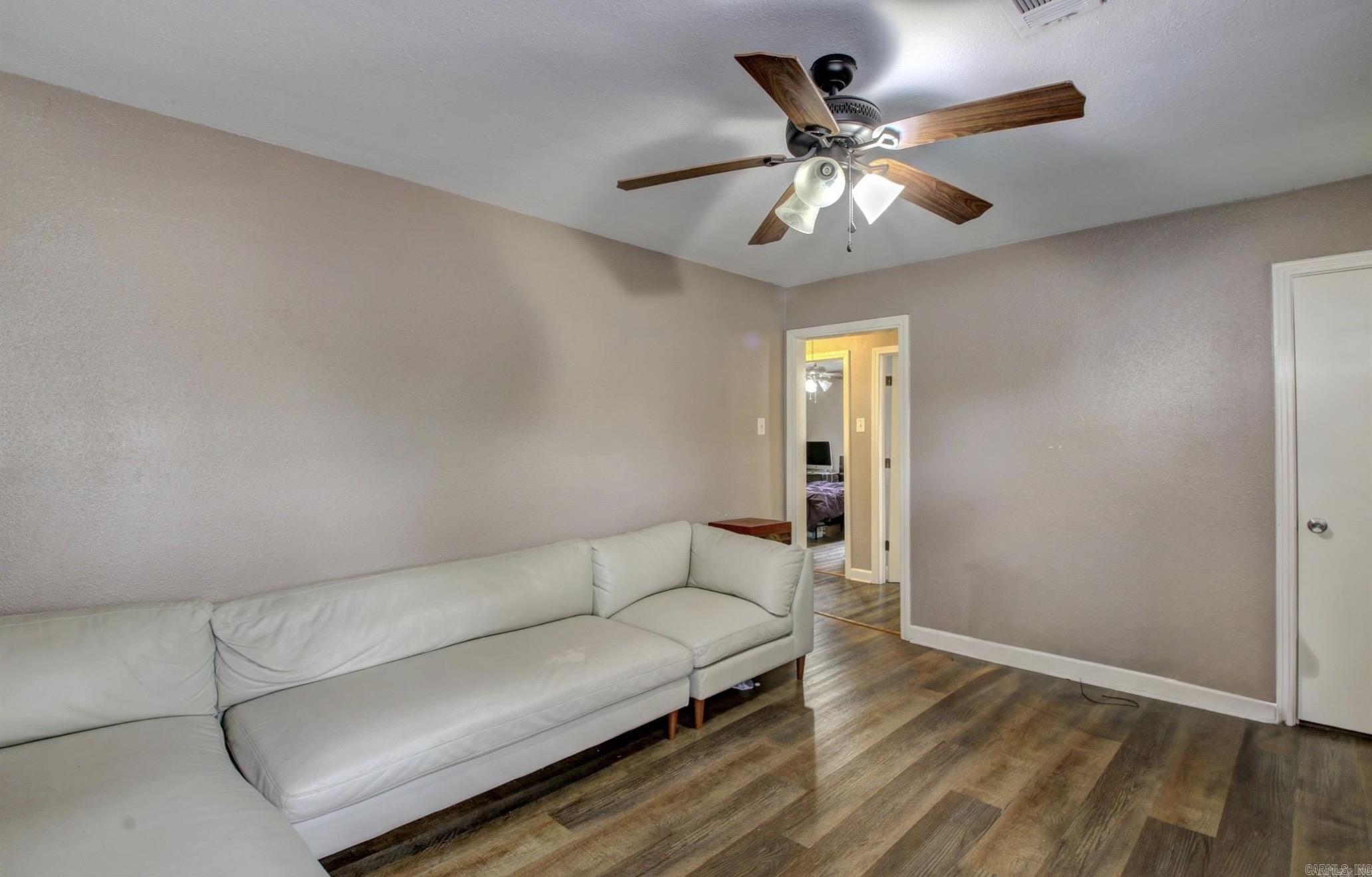 111 Saunders Drive Property Photo 6