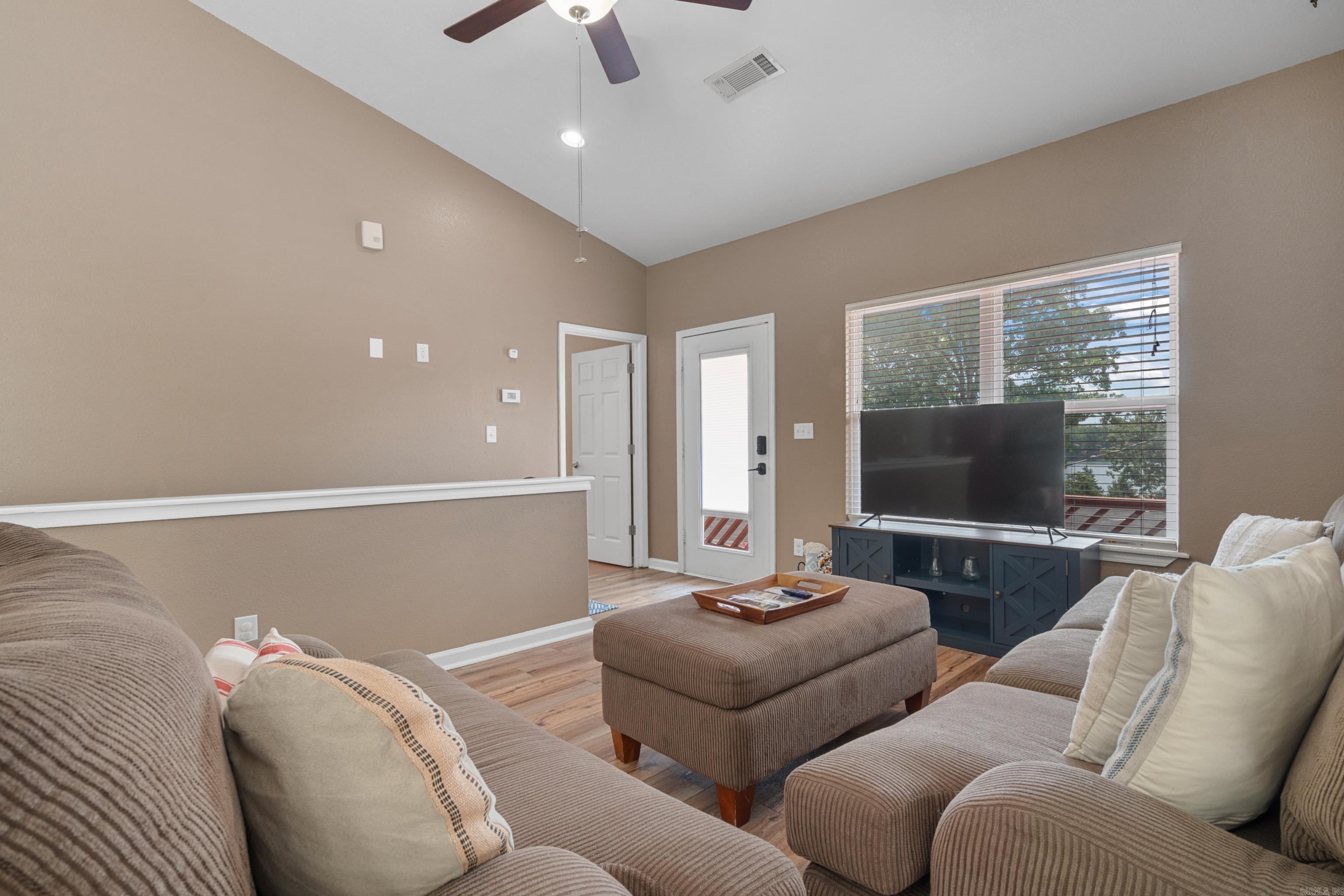 208 Aberina Street B Property Photo 10