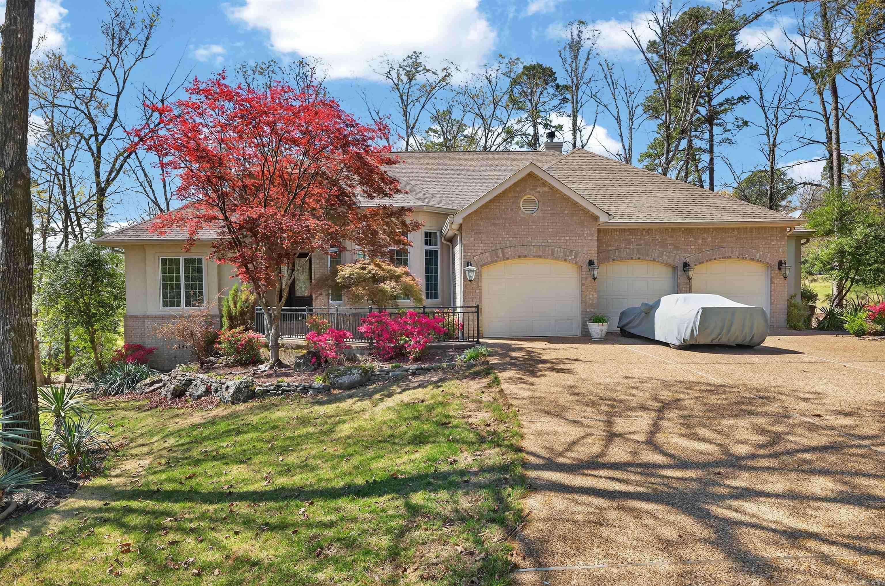 75 Loyola Drive Property Photo 1