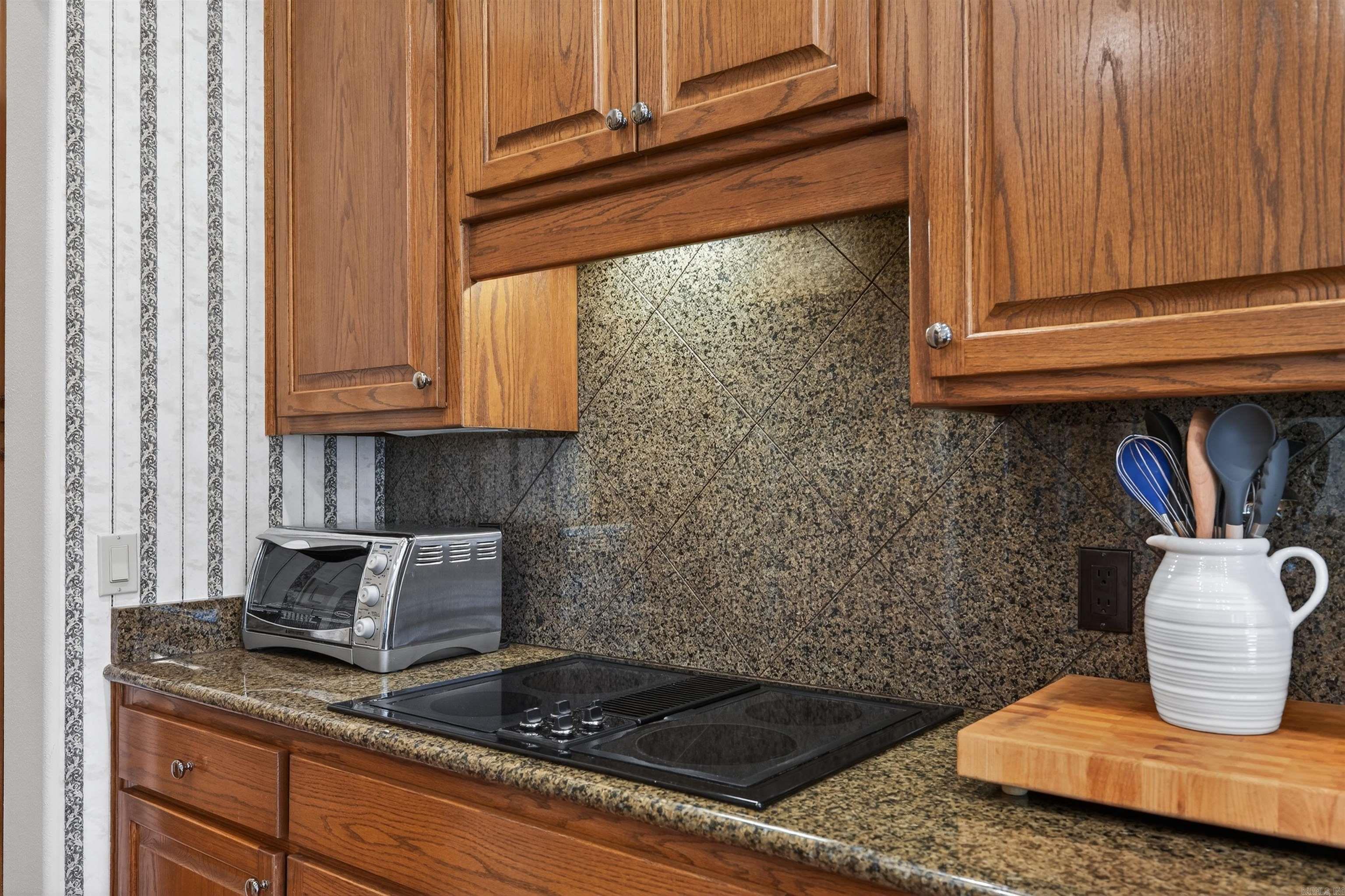 75 Loyola Drive Property Photo 10