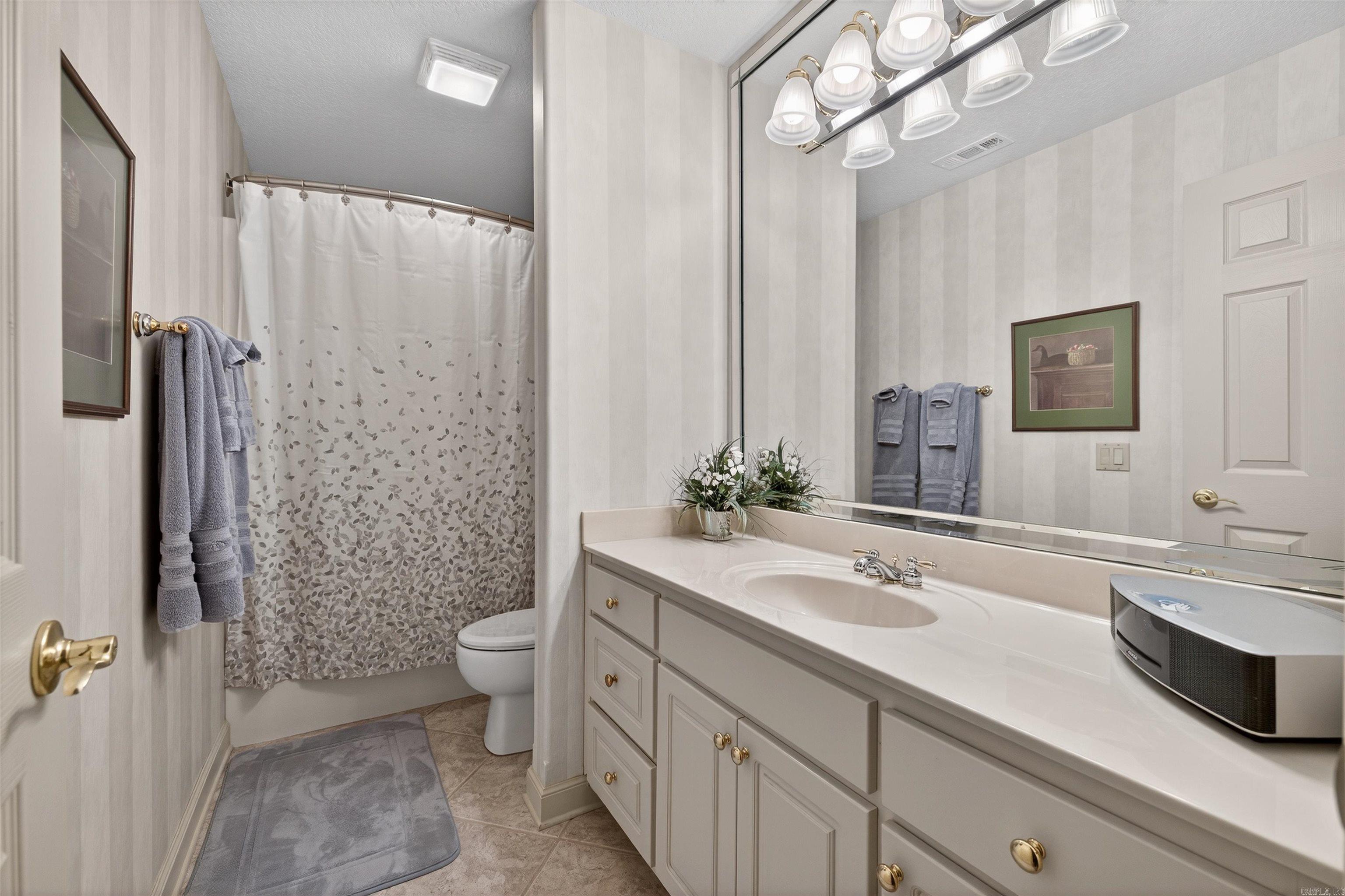 75 Loyola Drive Property Photo 41