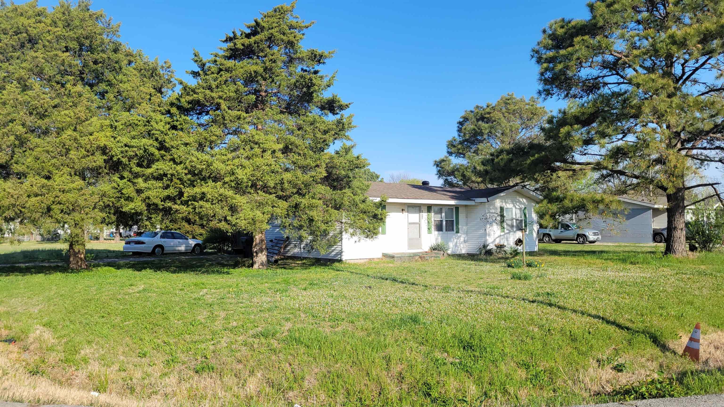 2011 Margo Property Photo 4