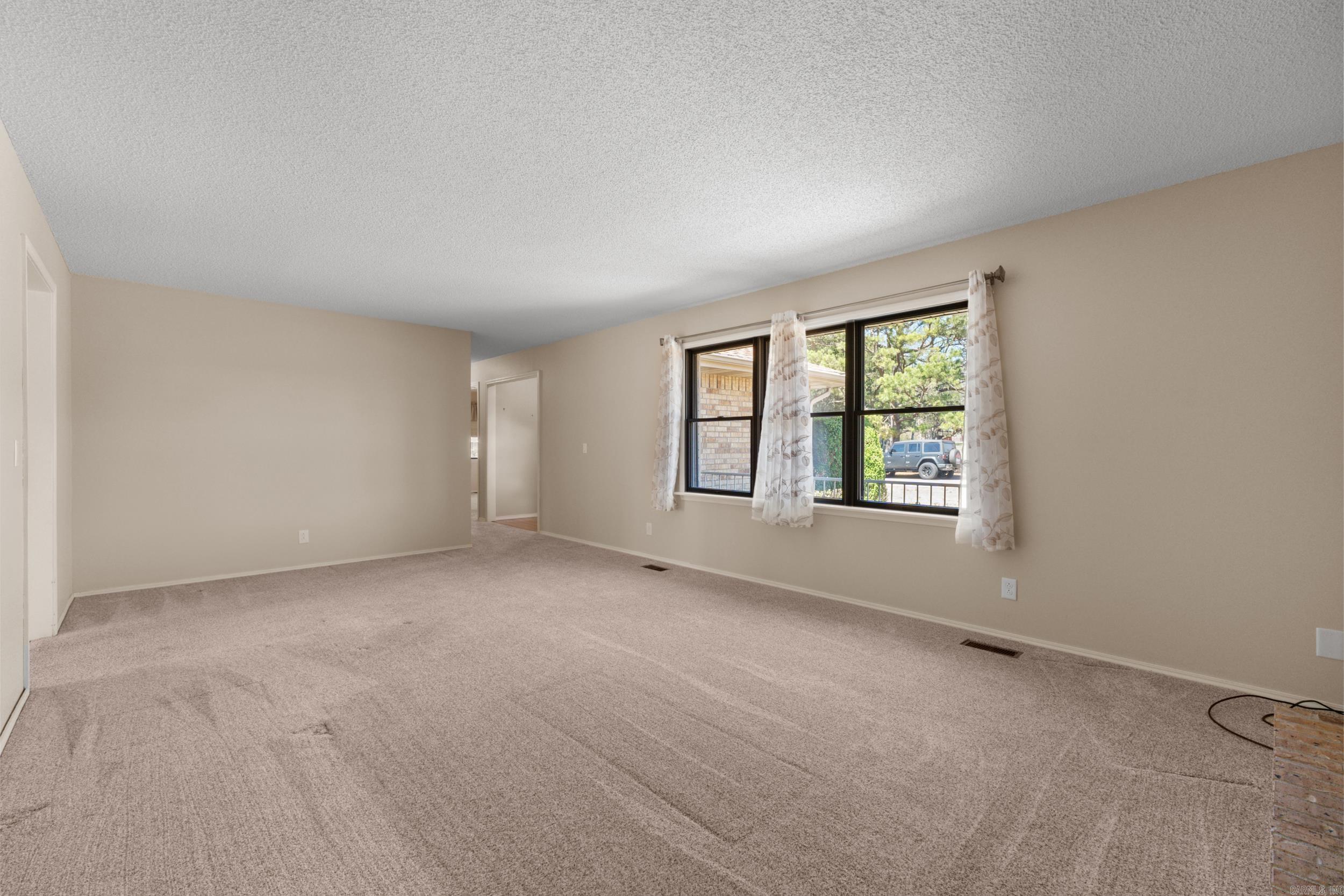 1515 Pine Tree Lane Property Photo 7