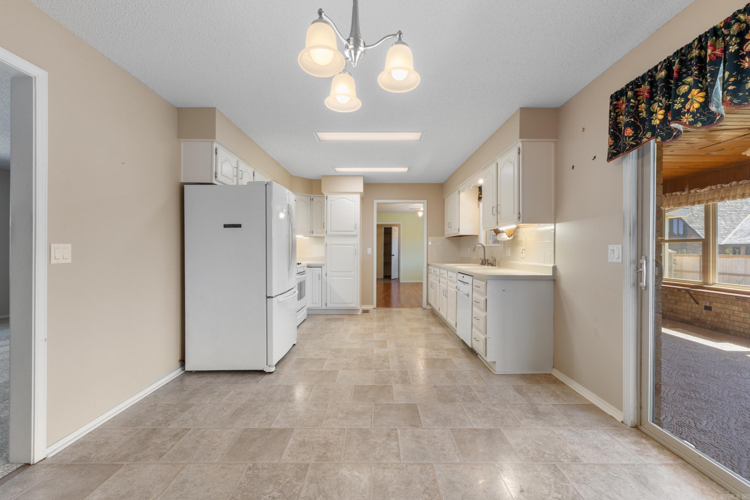 1515 Pine Tree Lane Property Photo 10