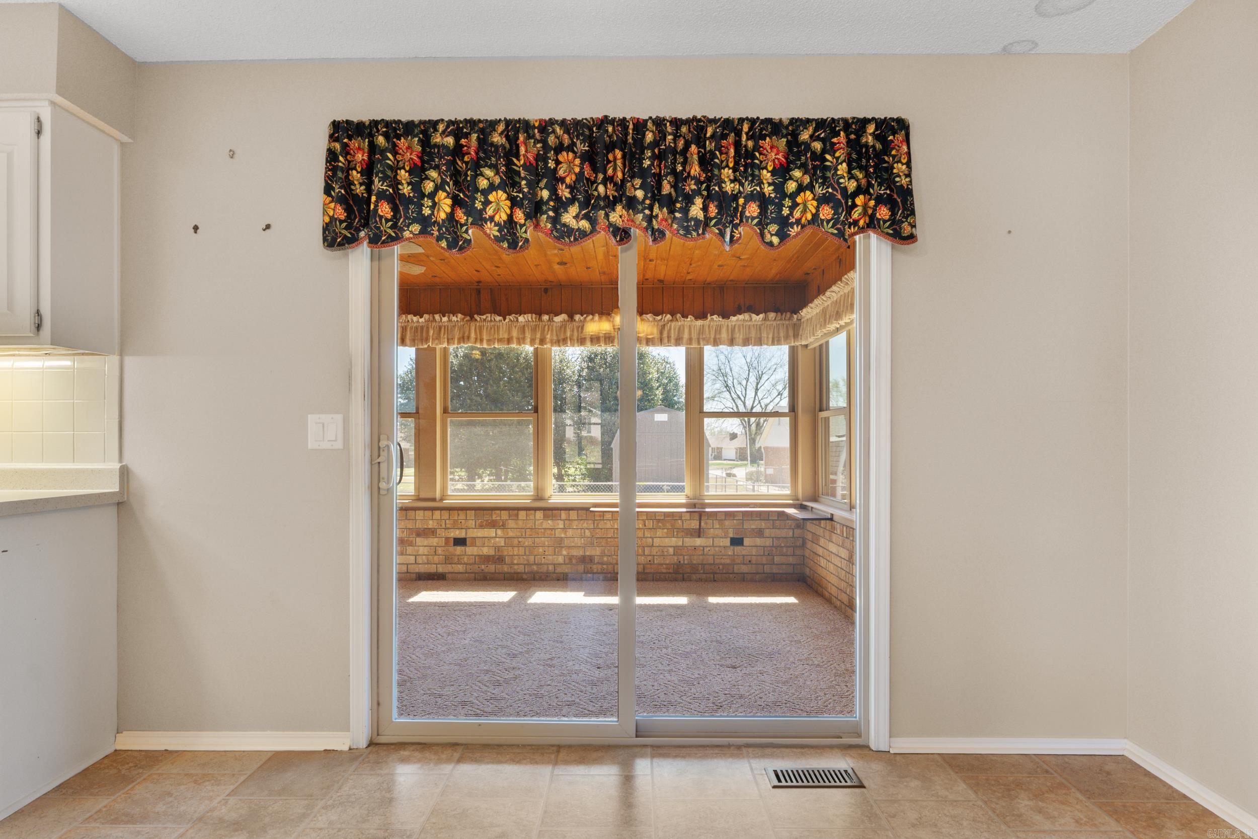 1515 Pine Tree Lane Property Photo 12