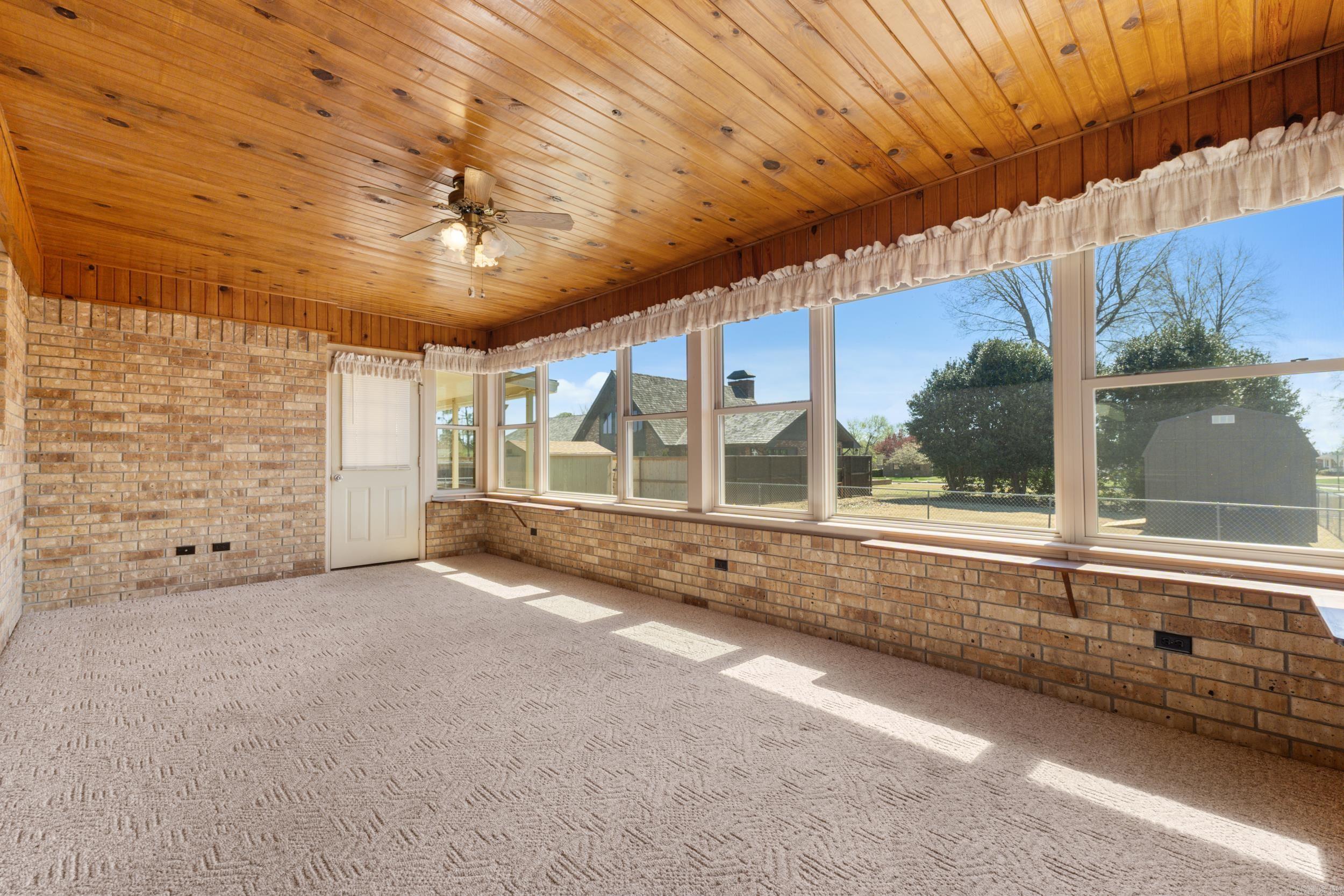 1515 Pine Tree Lane Property Photo 14
