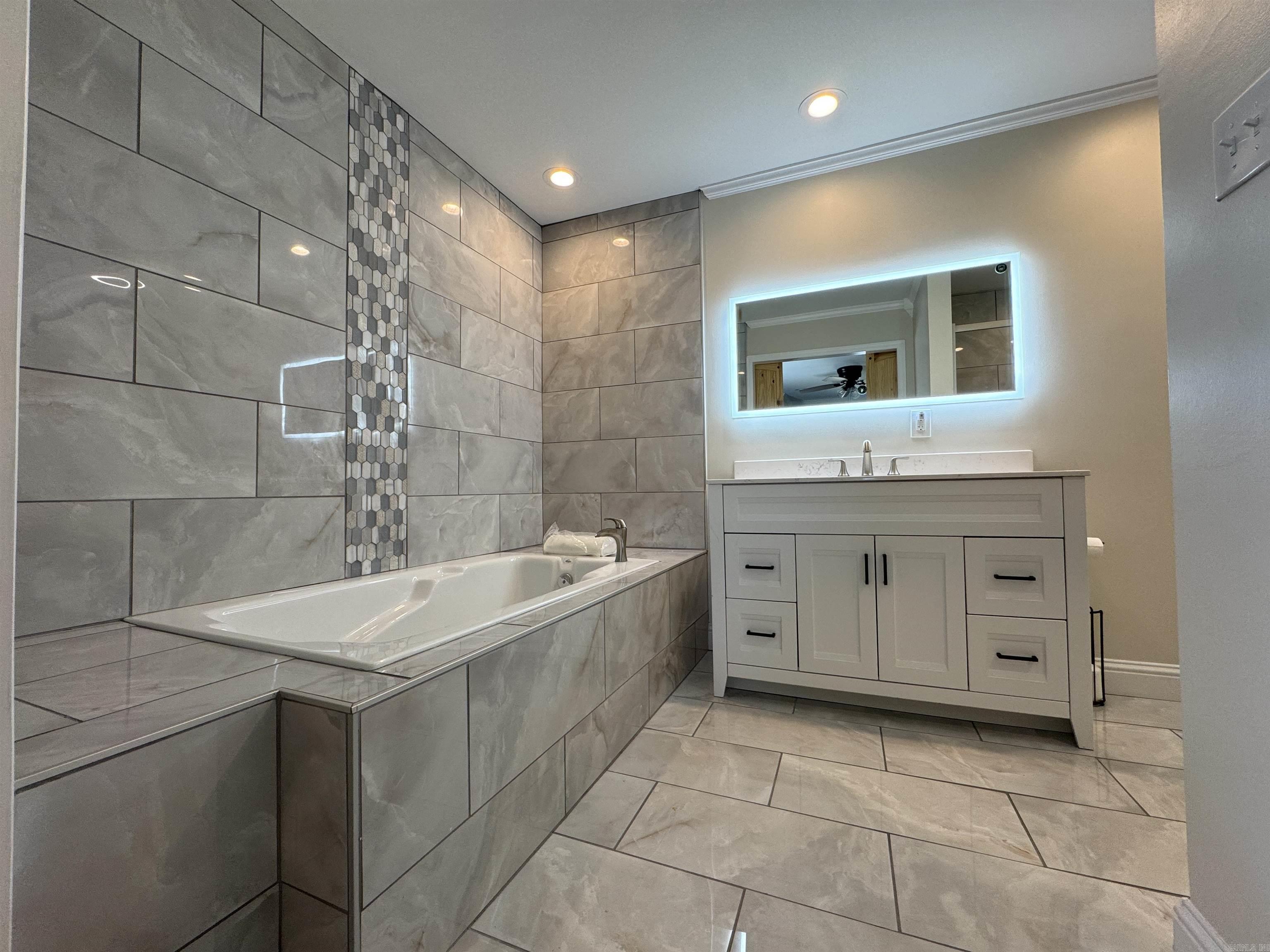 5315 Peach Leaf Cove Property Photo 14