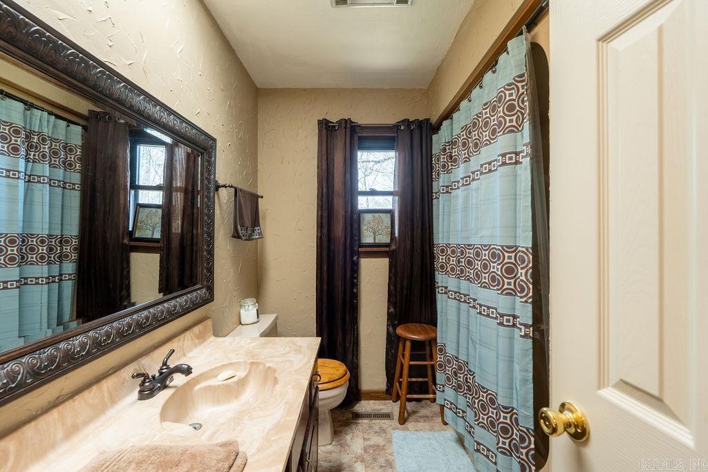 50 Linda Lane Property Photo 27