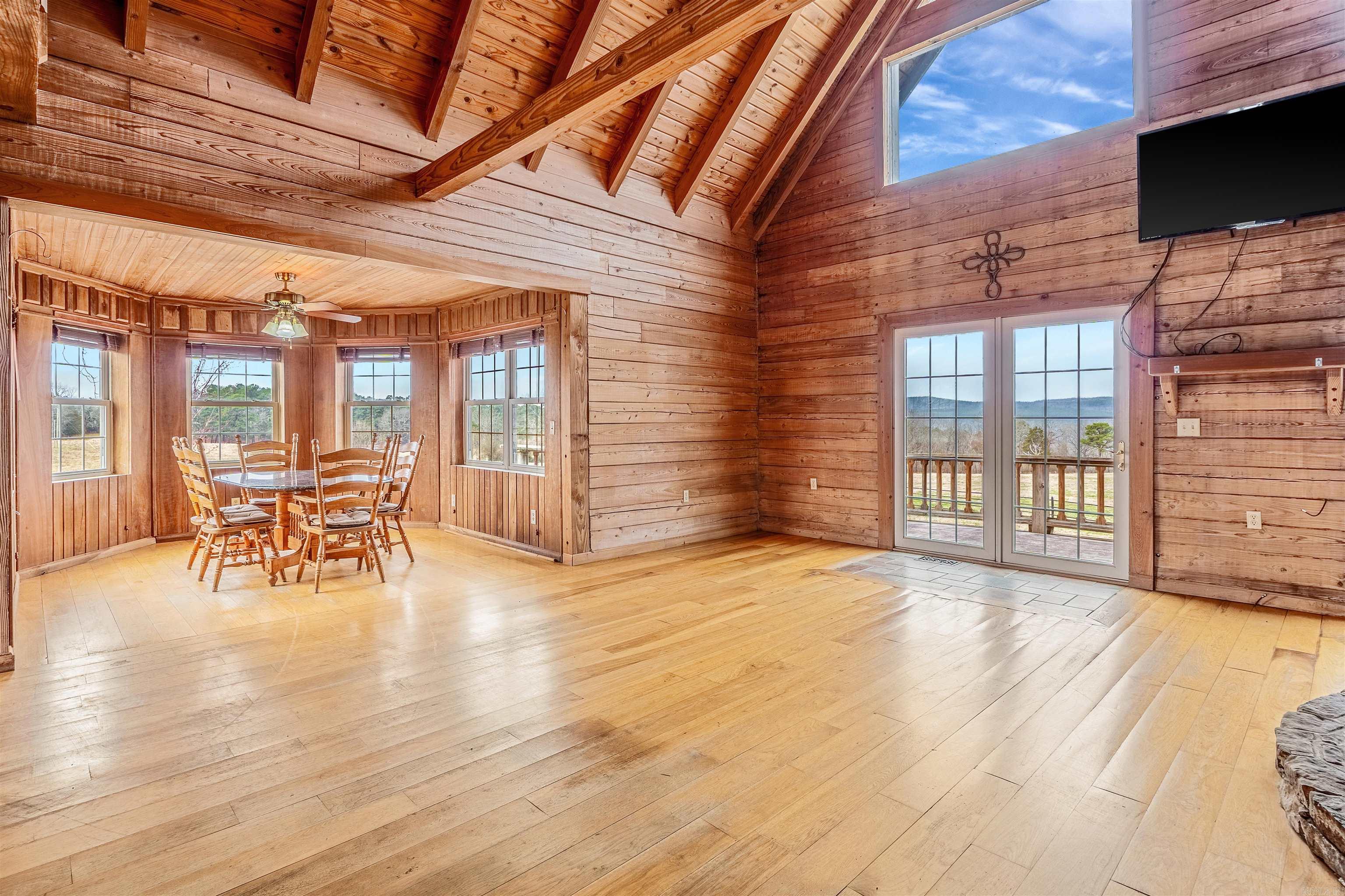 5762 Buttercreek Road Property Photo 6
