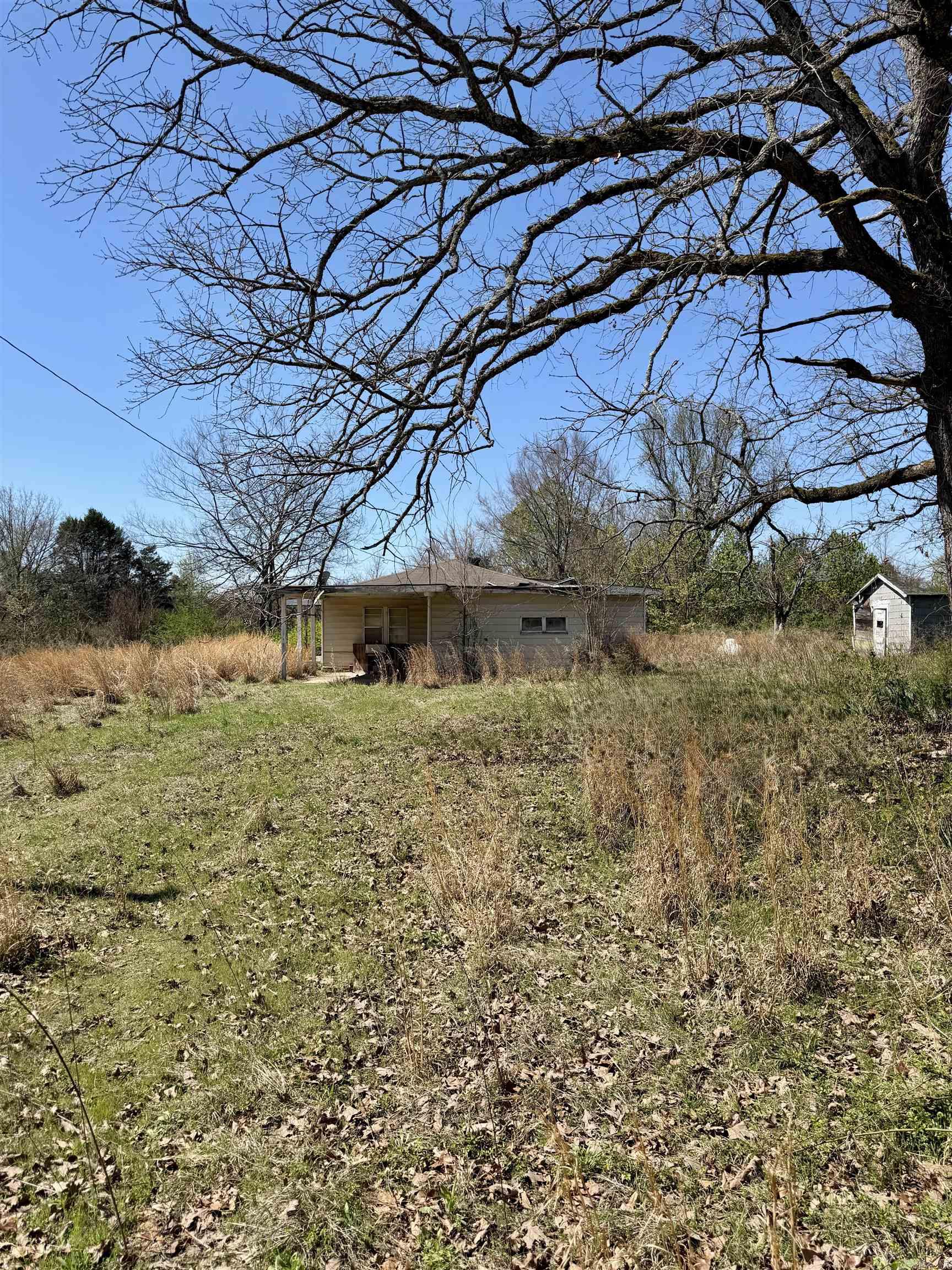 10383 Highway 352 Property Photo 1