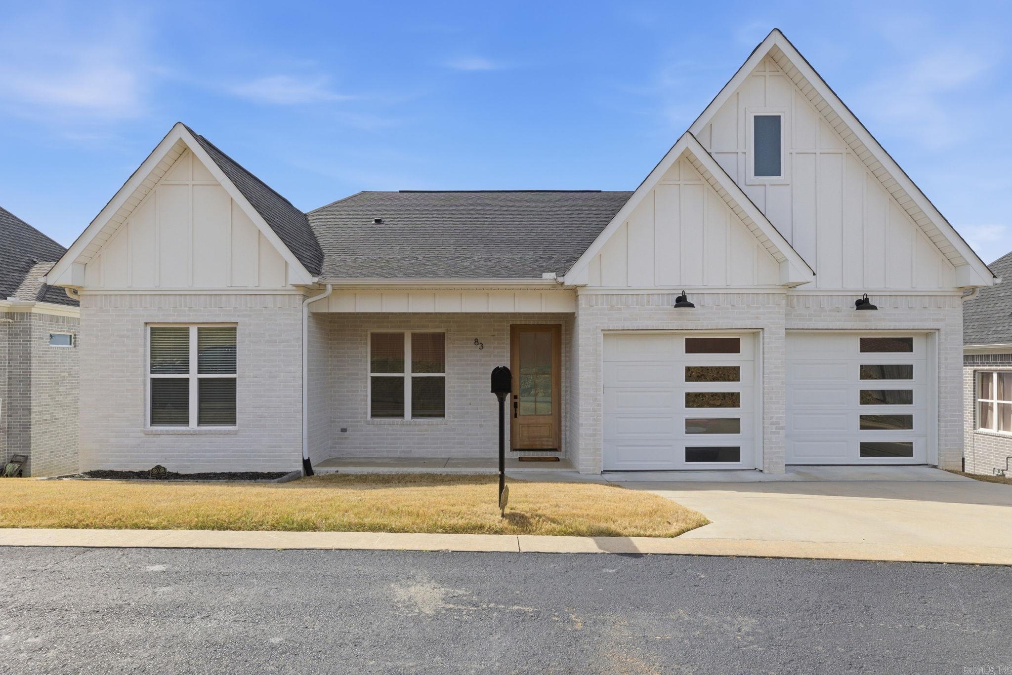 83 Tournay Circle Property Photo 1
