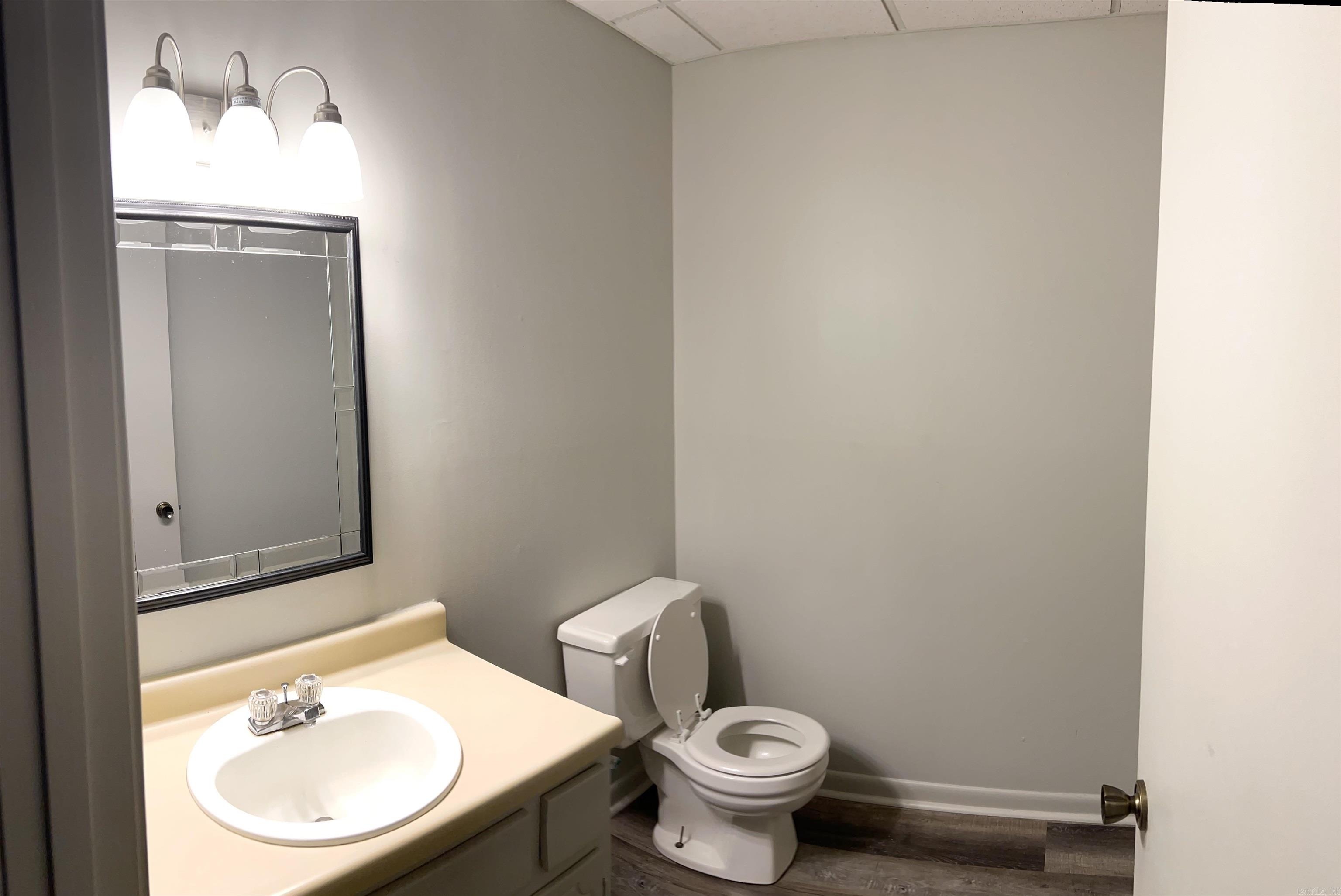 2909 King Street Property Photo 11