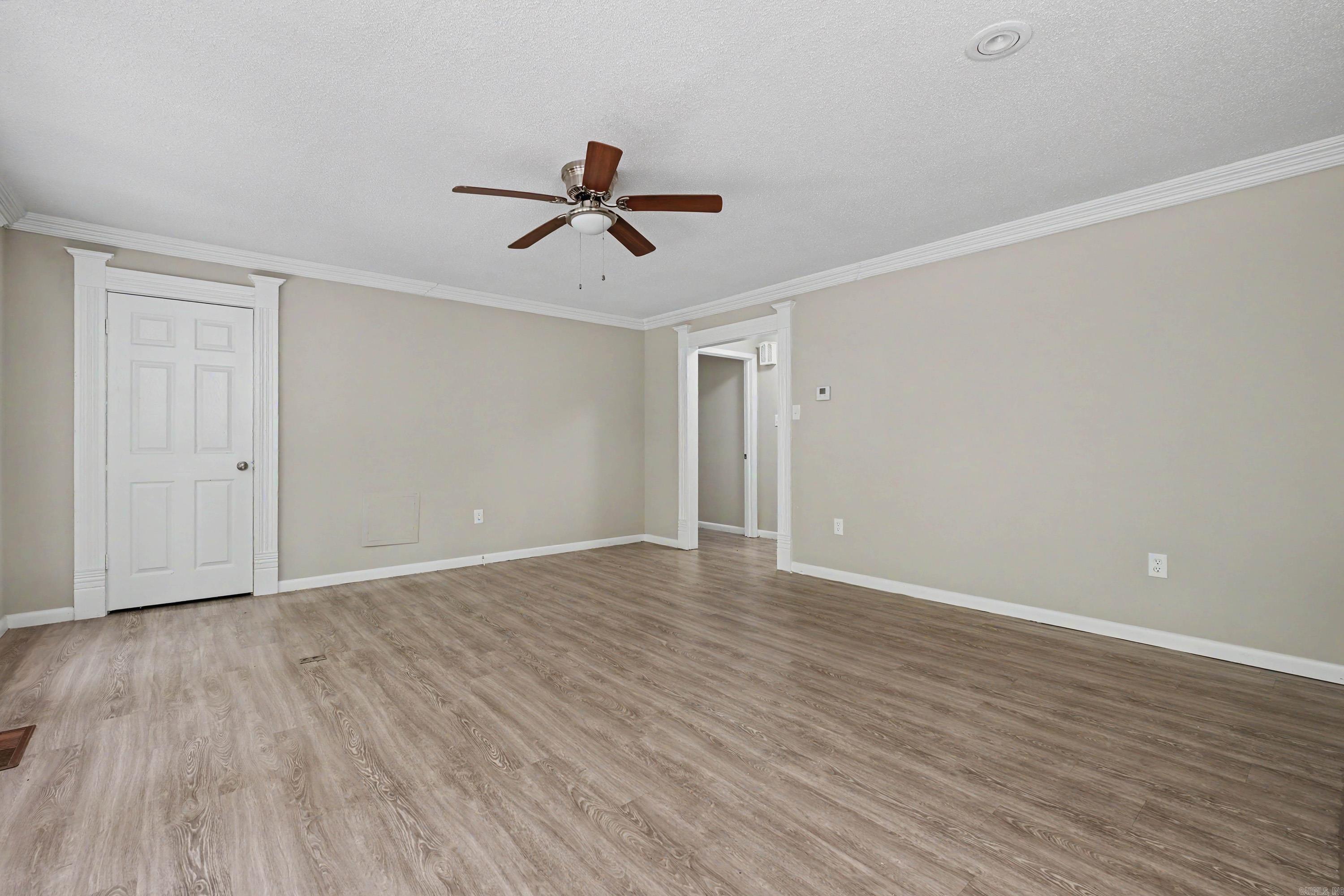 1209 Yorkshire Property Photo 15