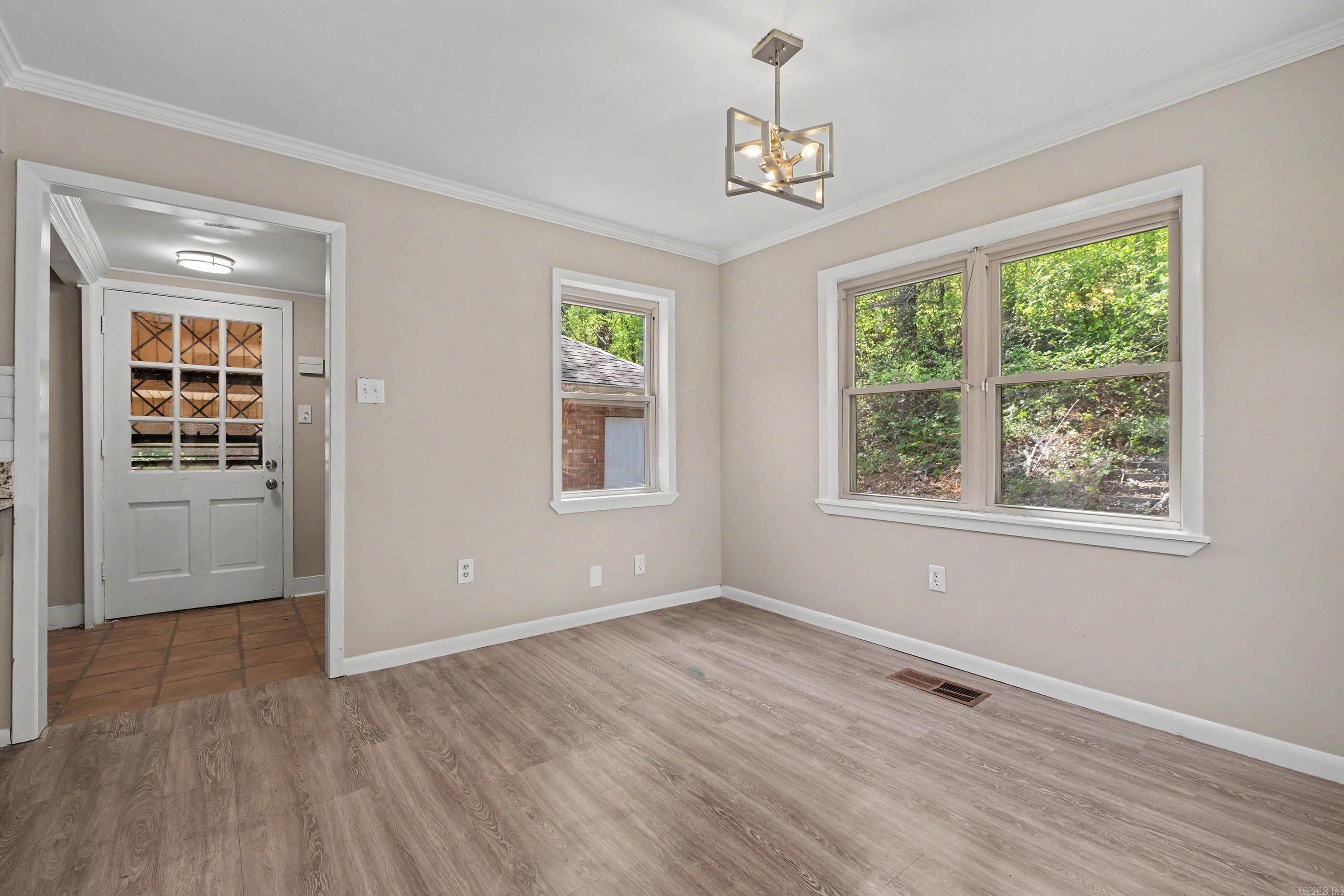 1209 Yorkshire Property Photo 18