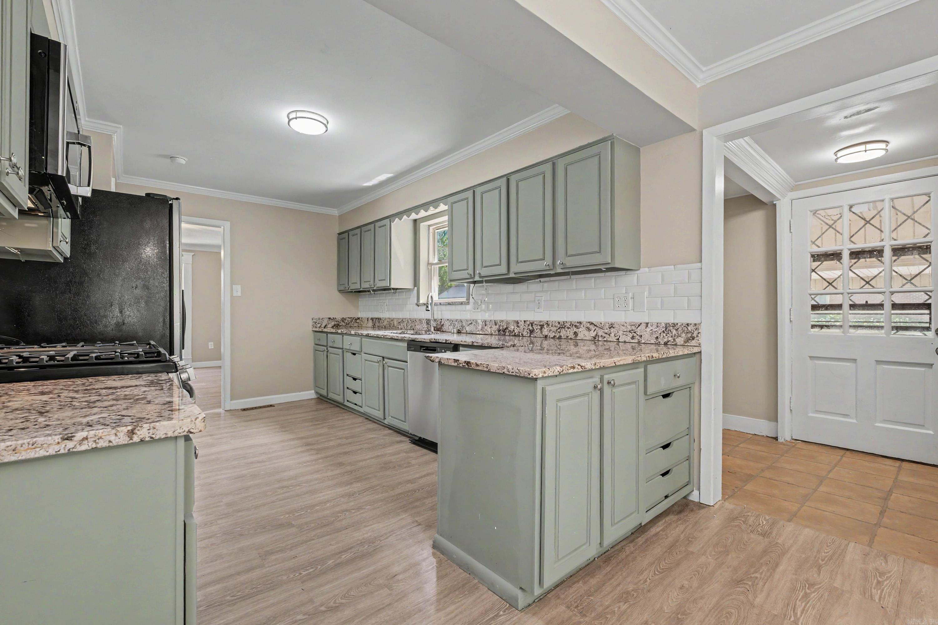 1209 Yorkshire Property Photo 21