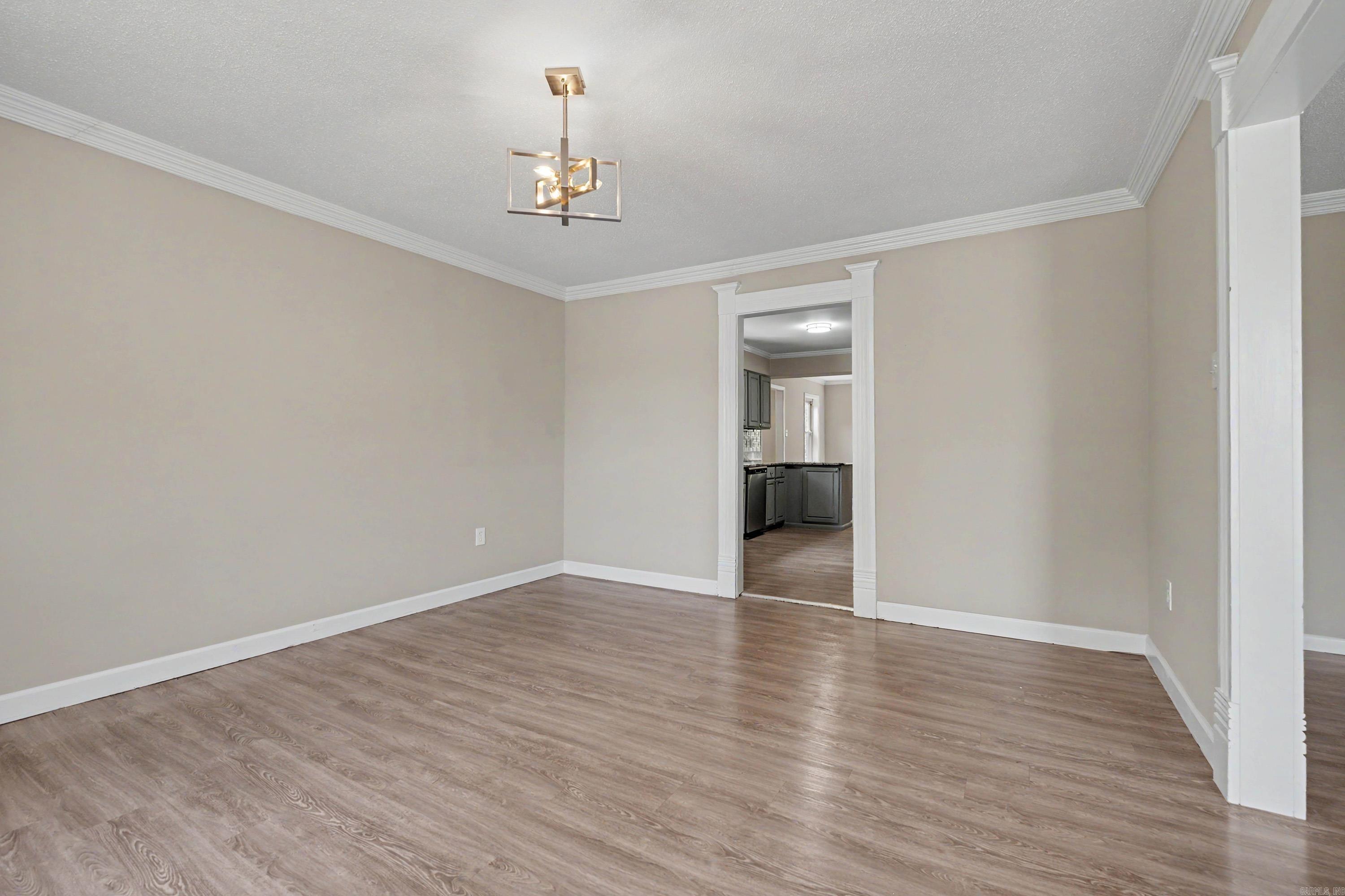 1209 Yorkshire Property Photo 28