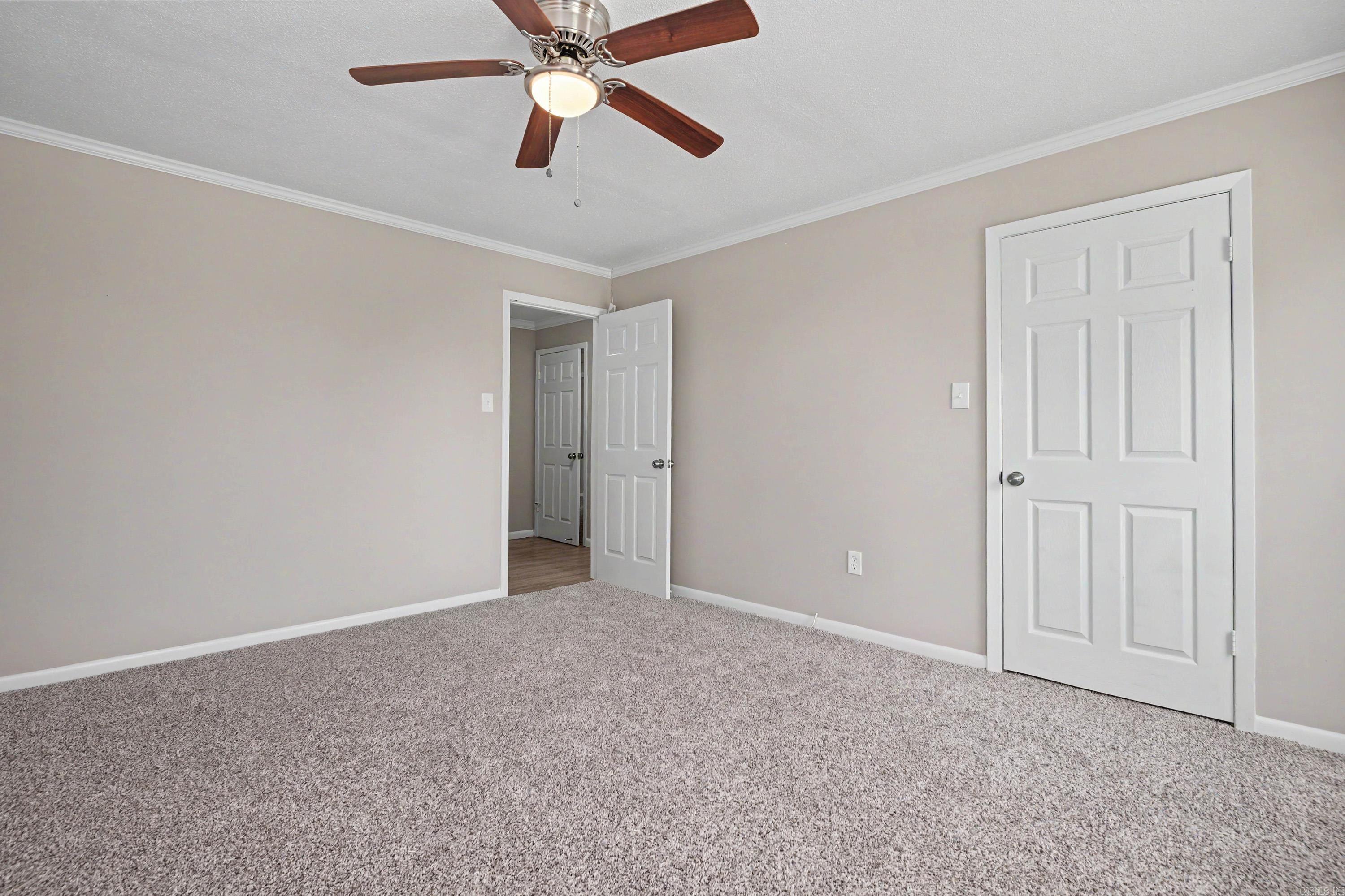 1209 Yorkshire Property Photo 36