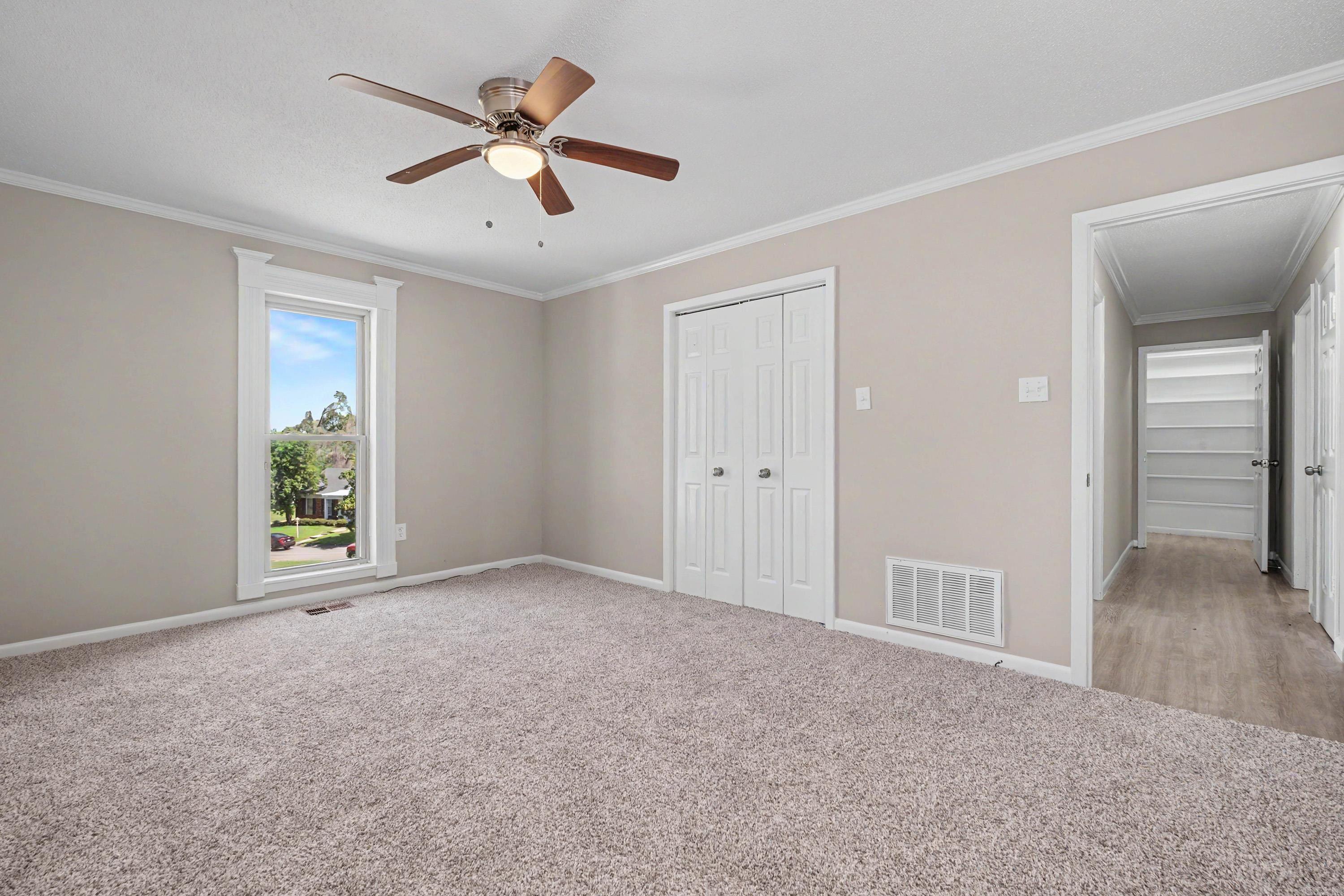 1209 Yorkshire Property Photo 40