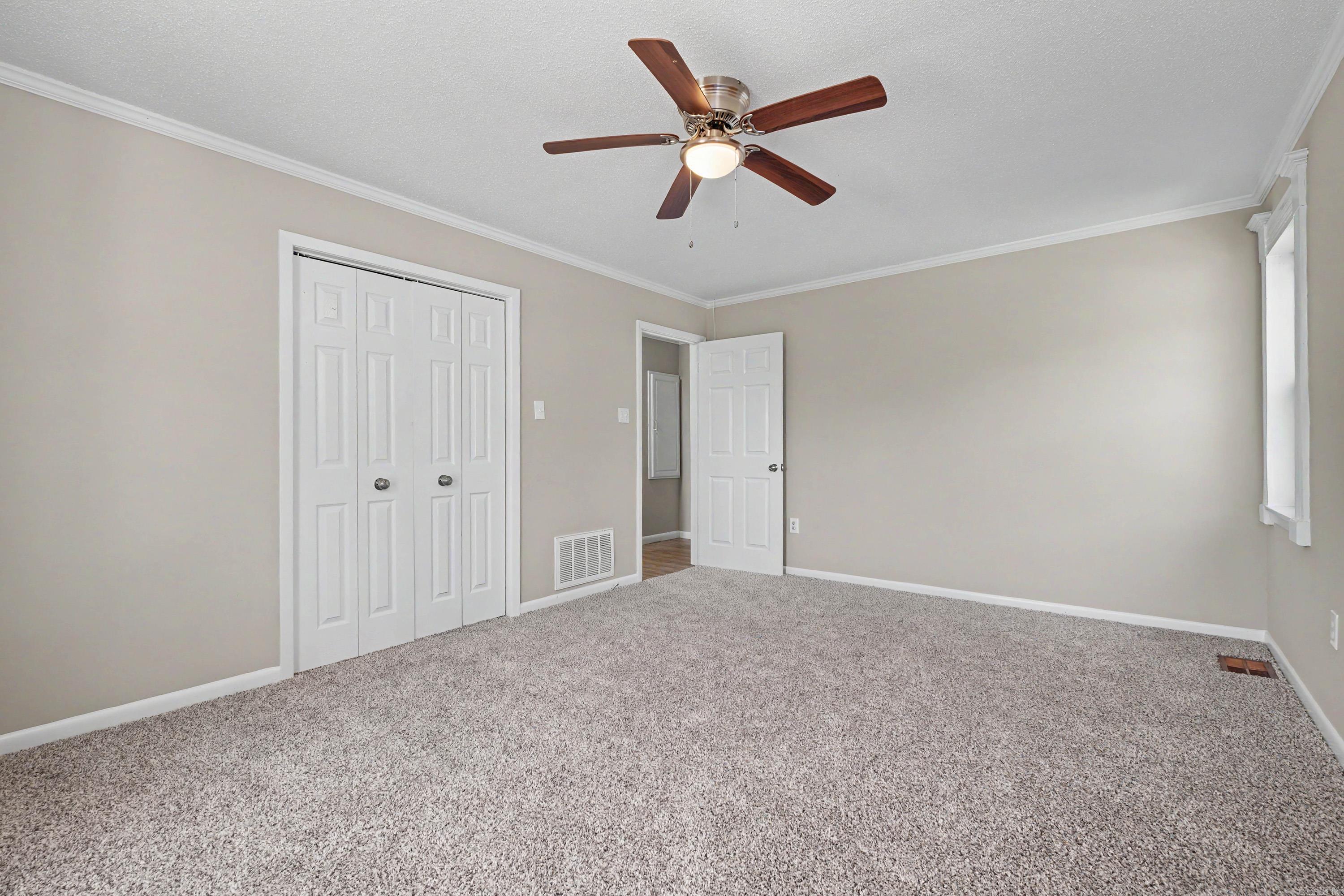 1209 Yorkshire Property Photo 41