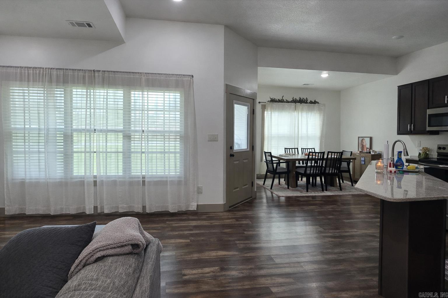 206 Home Street Property Photo 4