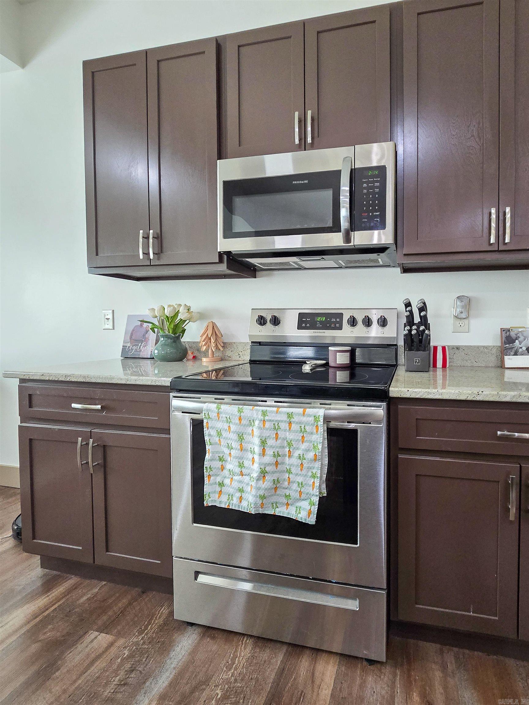 206 Home Street Property Photo 10