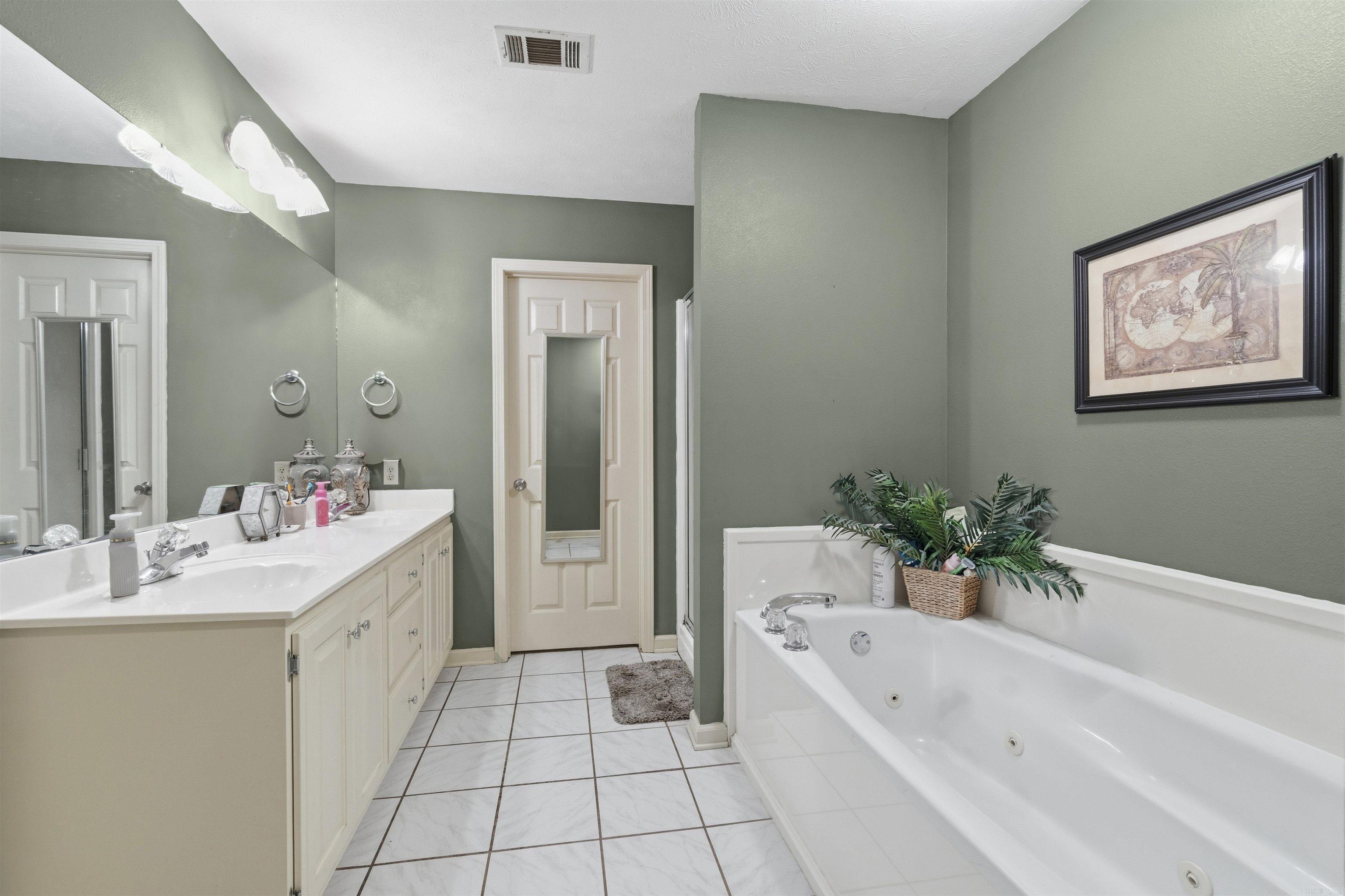 101 Casey Lane Property Photo 13