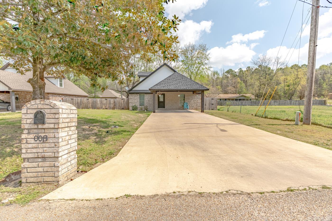 1008 Mays Road Property Photo 2
