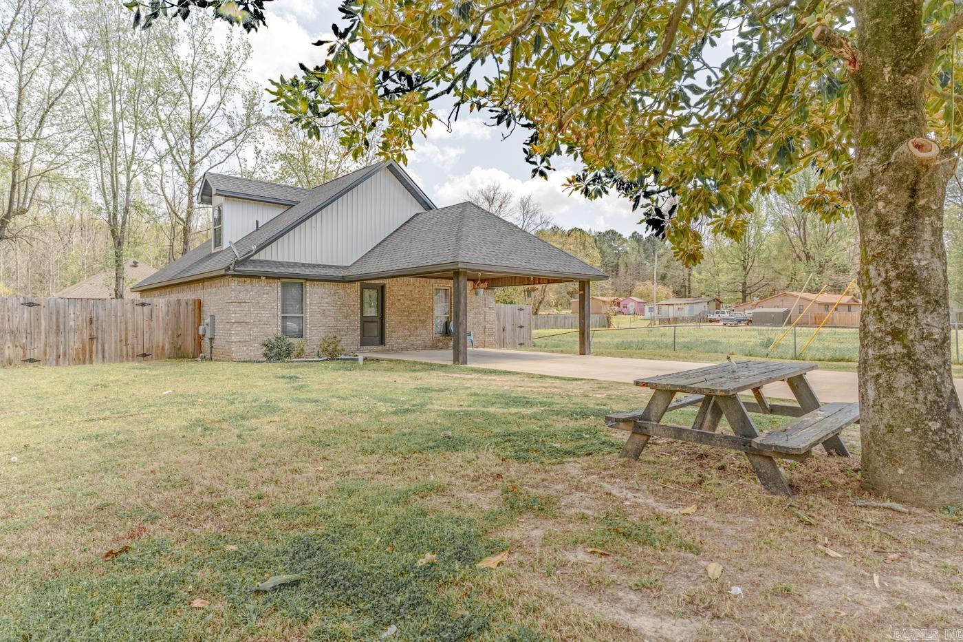 1008 Mays Road Property Photo 5