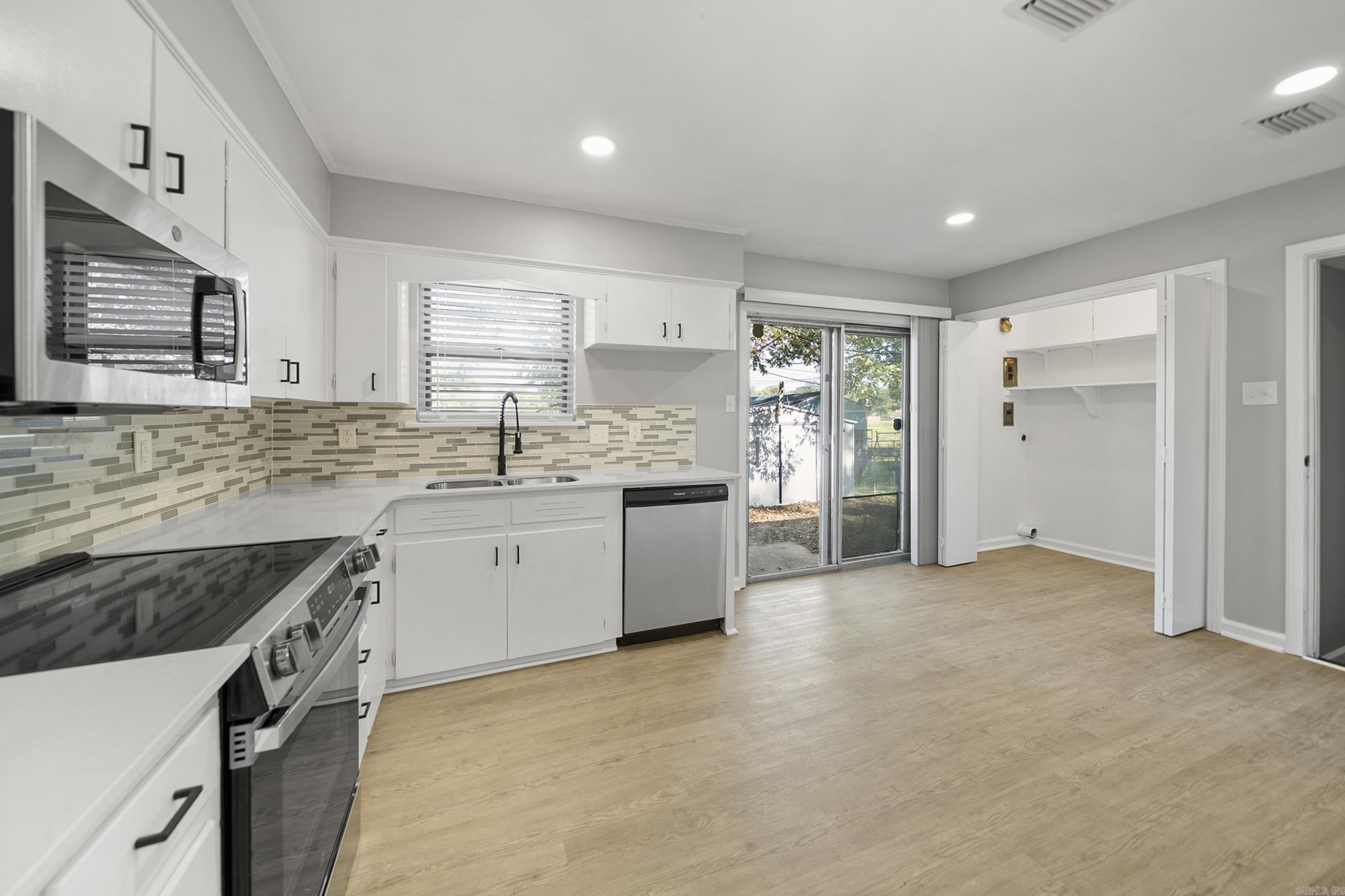 1013 Healy Street Property Photo 4