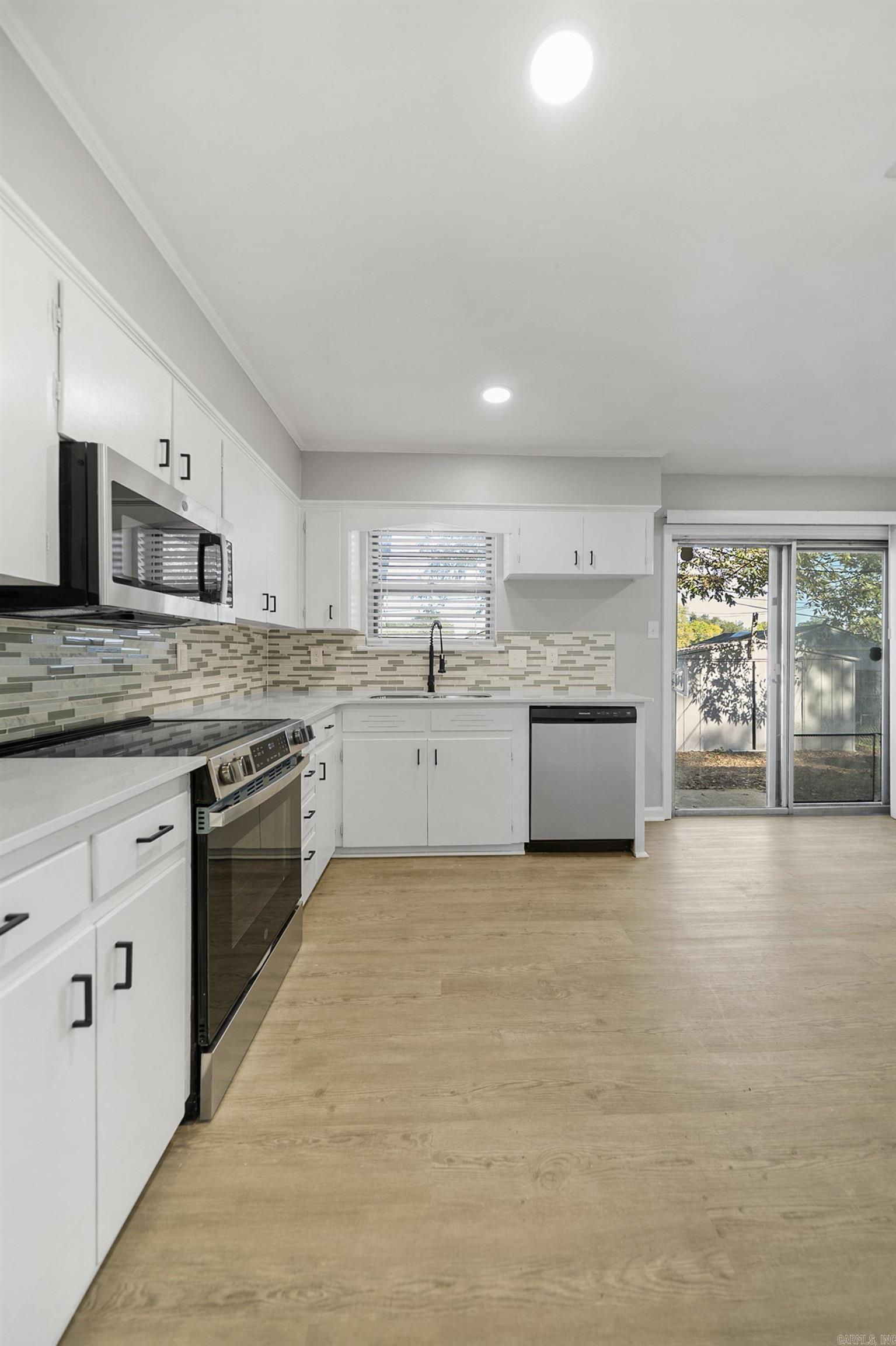 1013 Healy Street Property Photo 5