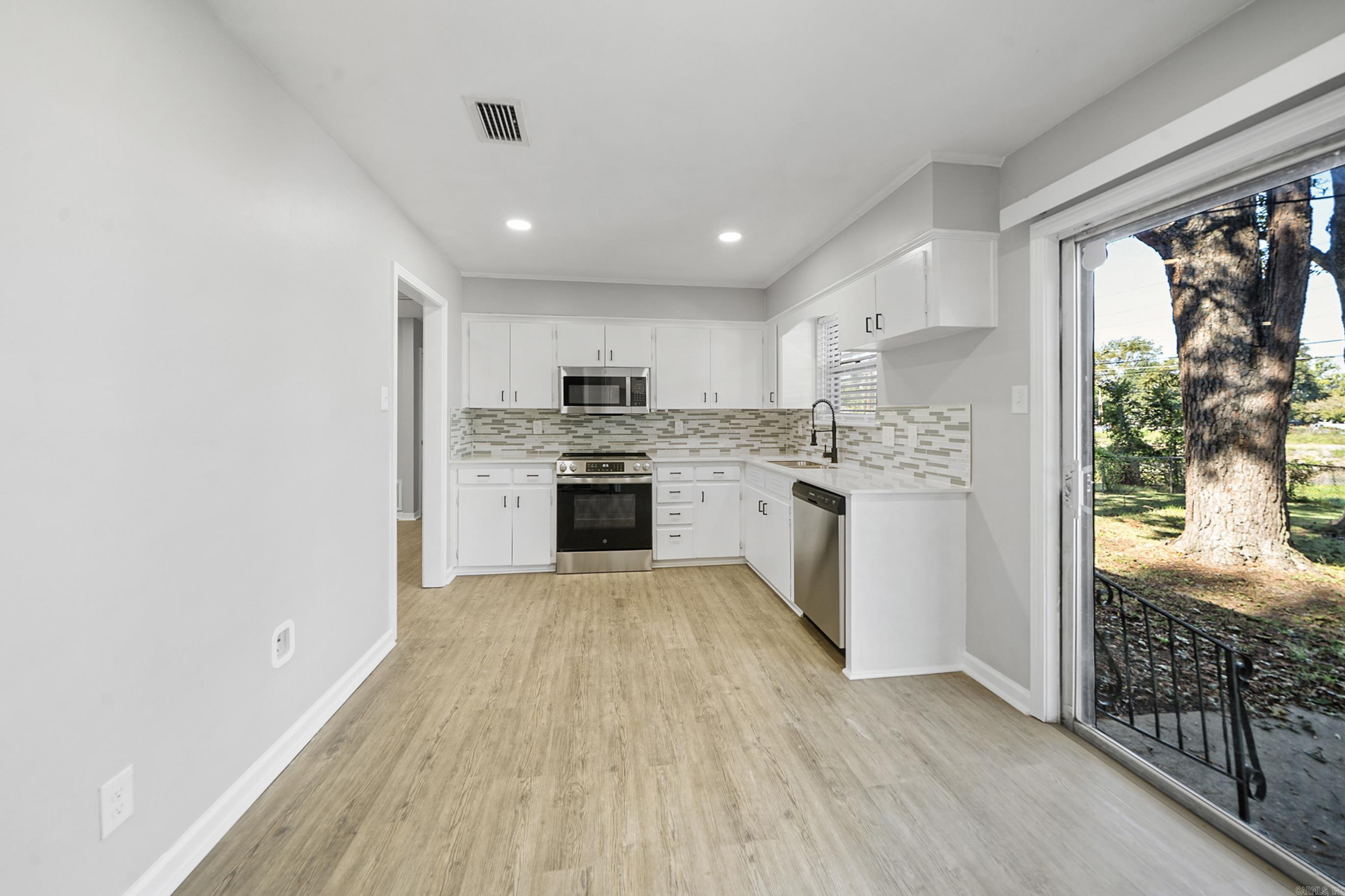 1013 Healy Street Property Photo 6