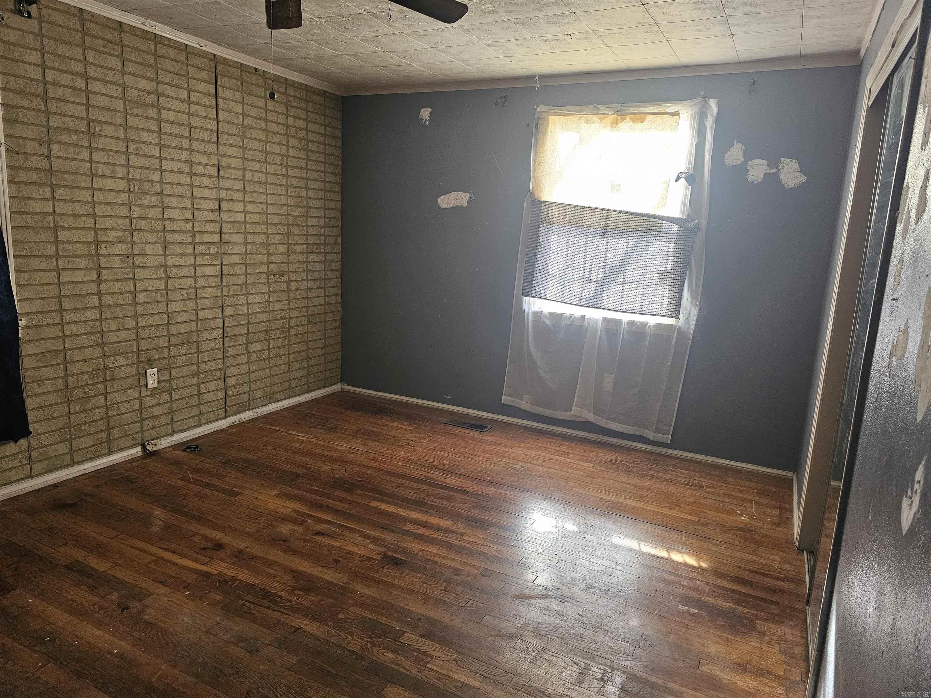 1920 Flora Street Property Photo 6