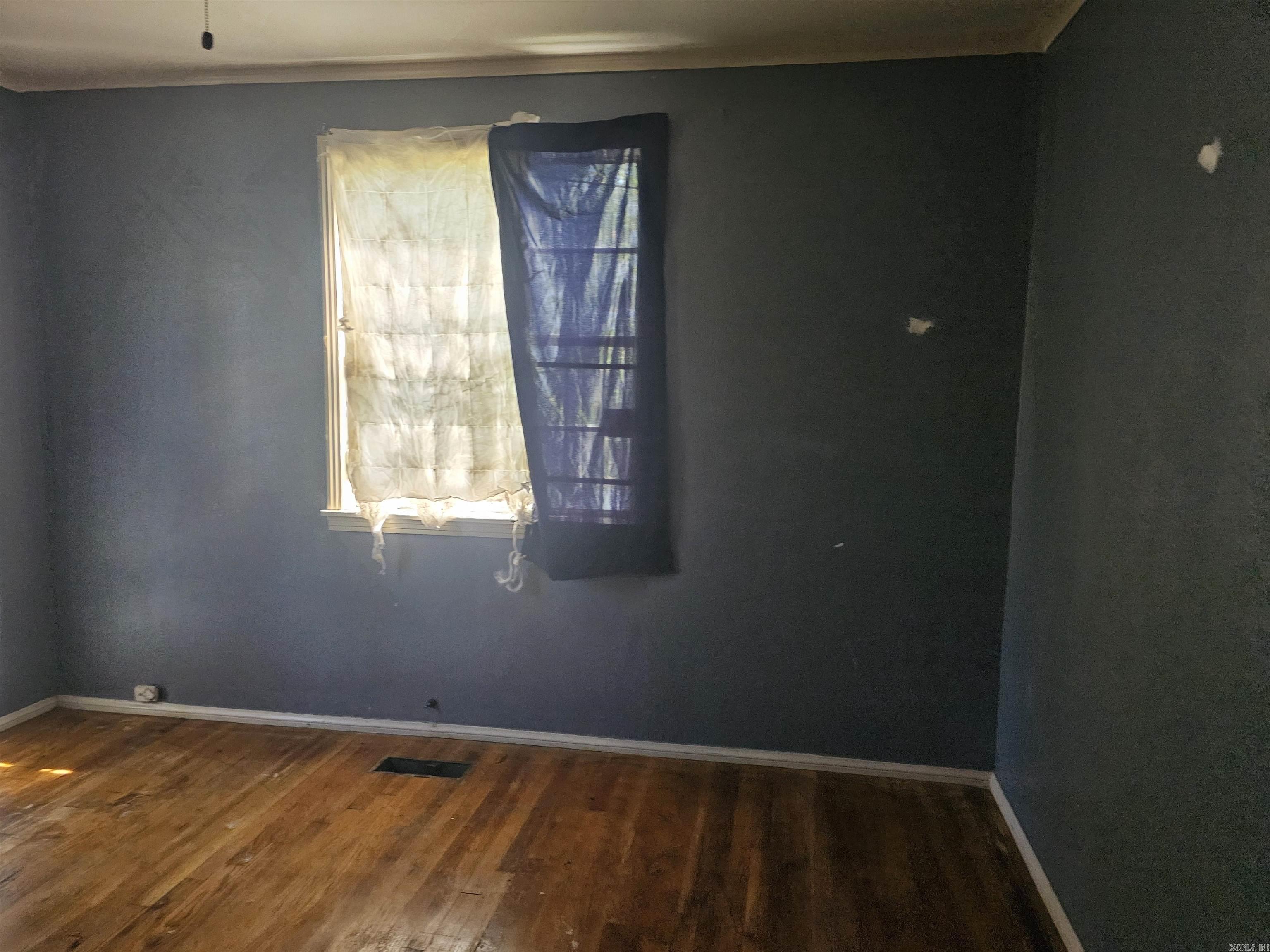 1920 Flora Street Property Photo 10